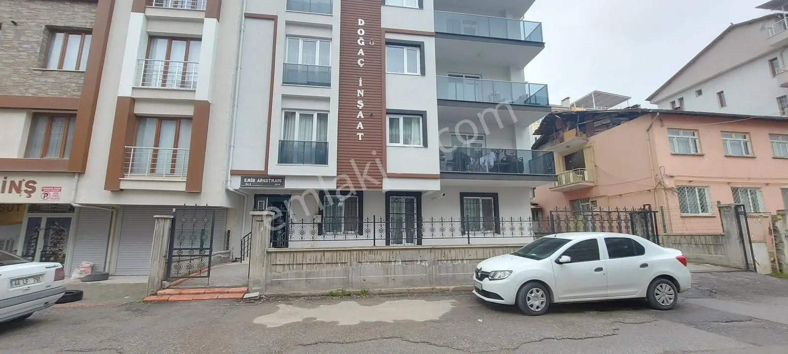Değer'den Paşaköşkünde 2+1 Yapılı Zemin Kat Daire