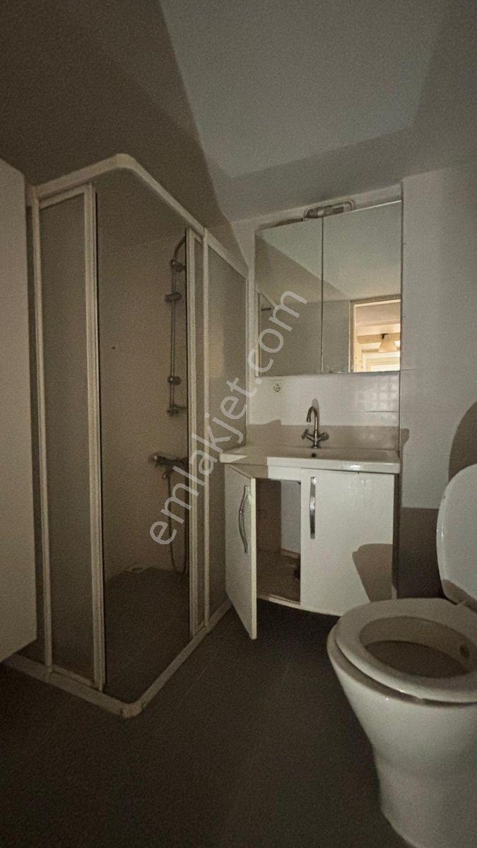 Bornova Küçükparkda Metroya 2 Dk Kiralık 3+1 Doğalgazlı - Görsel 19