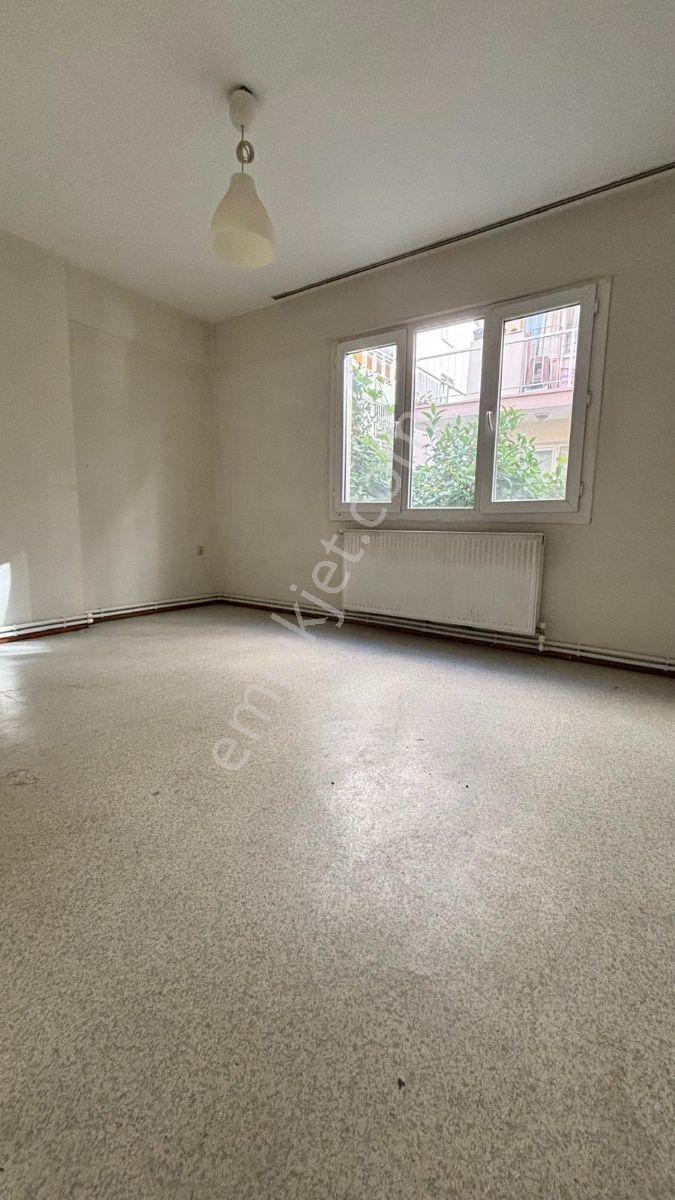 Bornova Küçükparkda Metroya 2 Dk Kiralık 3+1 Doğalgazlı - Görsel 6