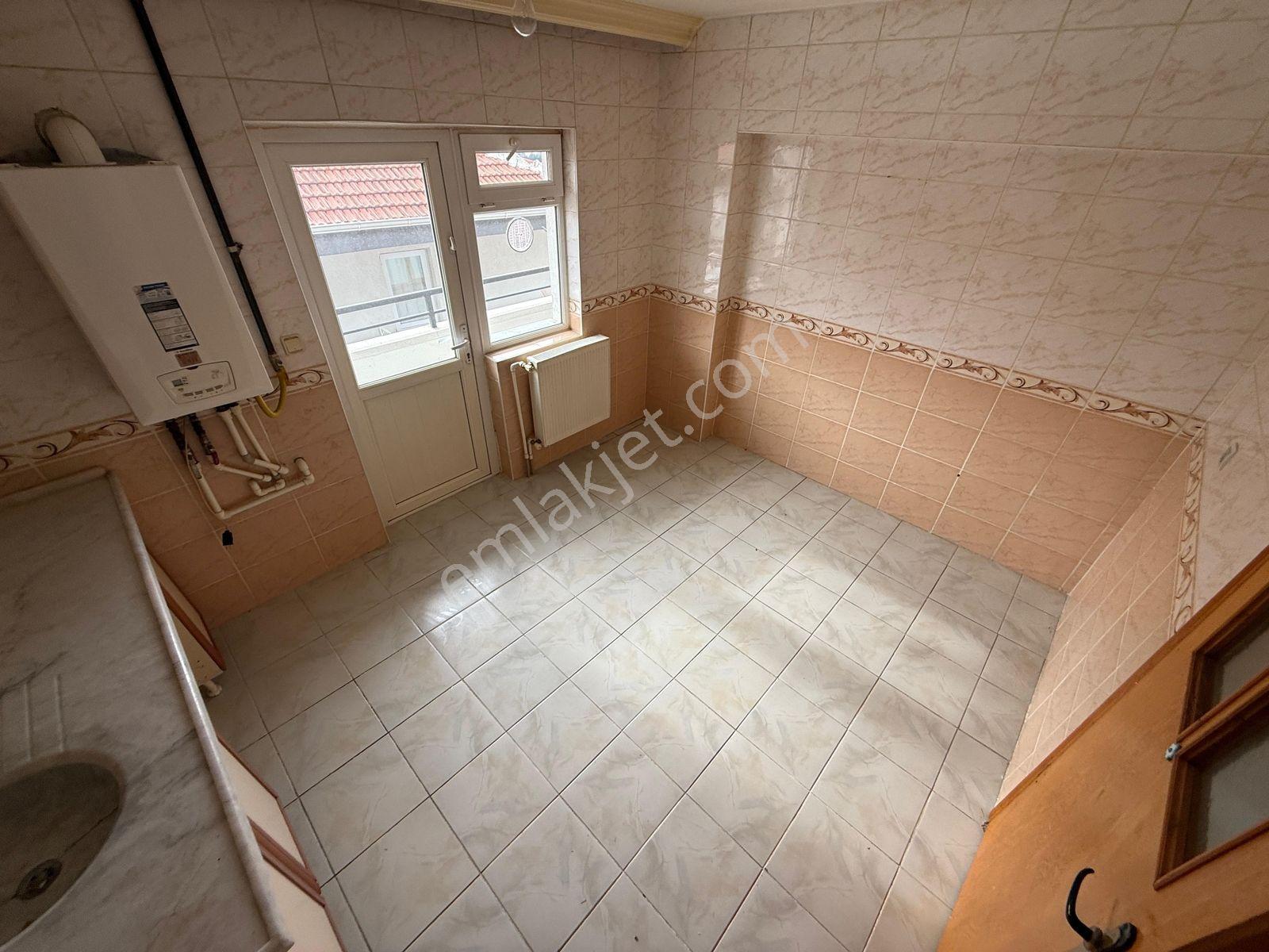 Ayvalı Merkezde 3+1 Geniş 130 M2 Üç Cepheli Satılık Daire - Görsel 6