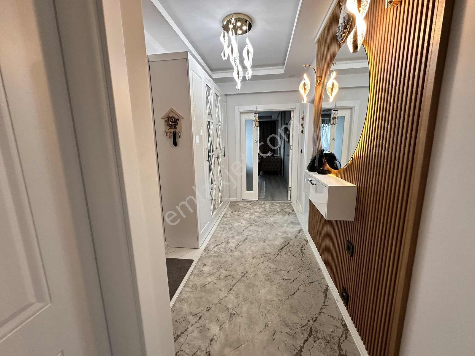 Beşirlinin Full Manzaralı Tek Dairesi - Görsel 31