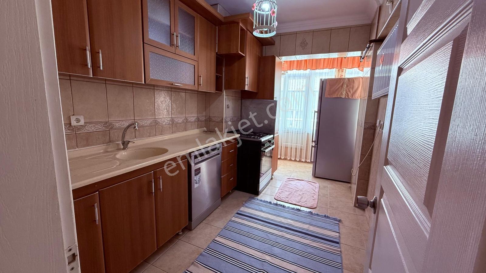 Cevatpaşa Mahallesi'nde Sıfır Eşyalı 3+1 Kiralık Daire - Görsel 14