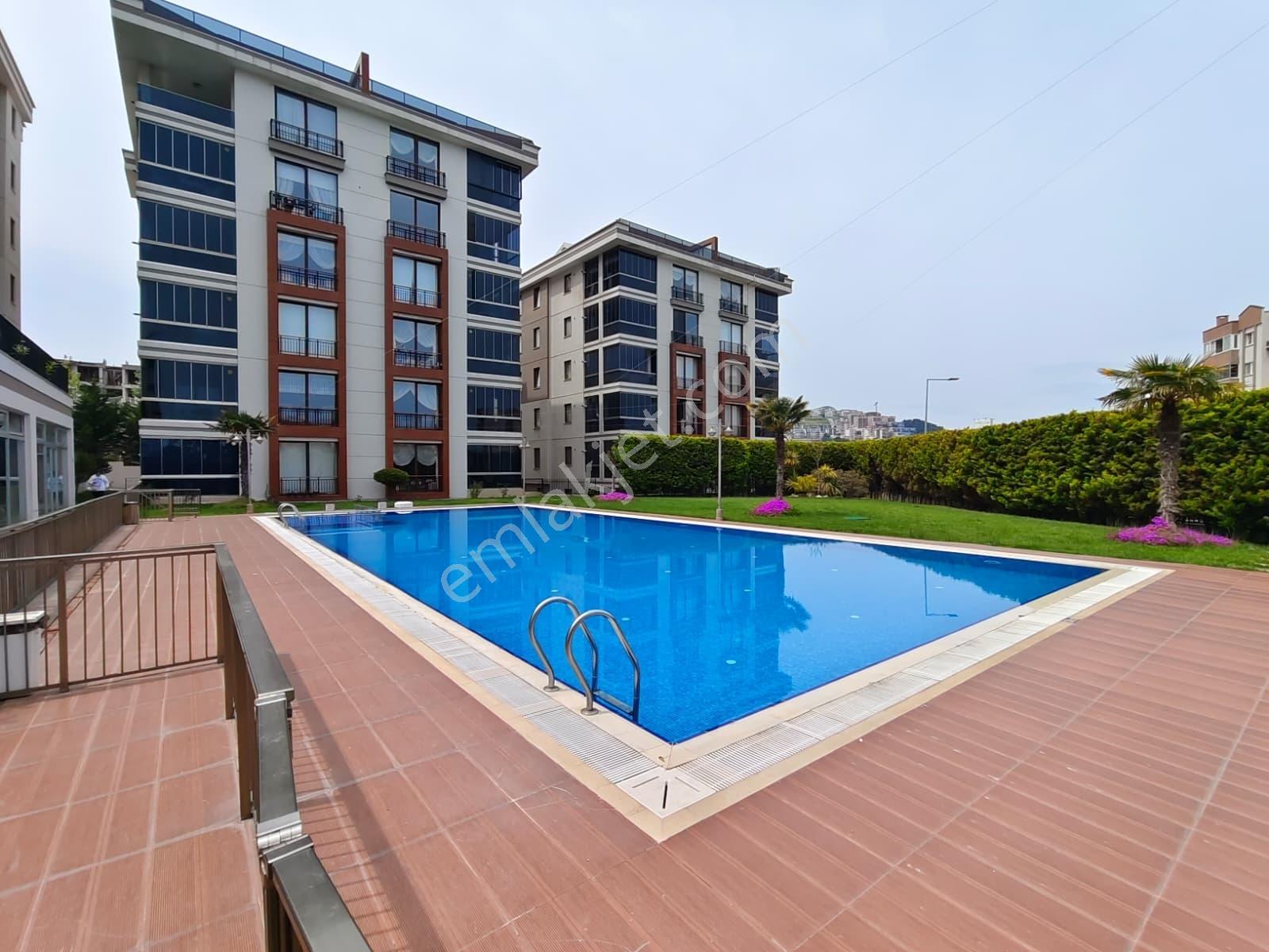 Güzelyalı Yalı Mah Kiralık 4+1 Deniz Manzaralı Arakat Daire