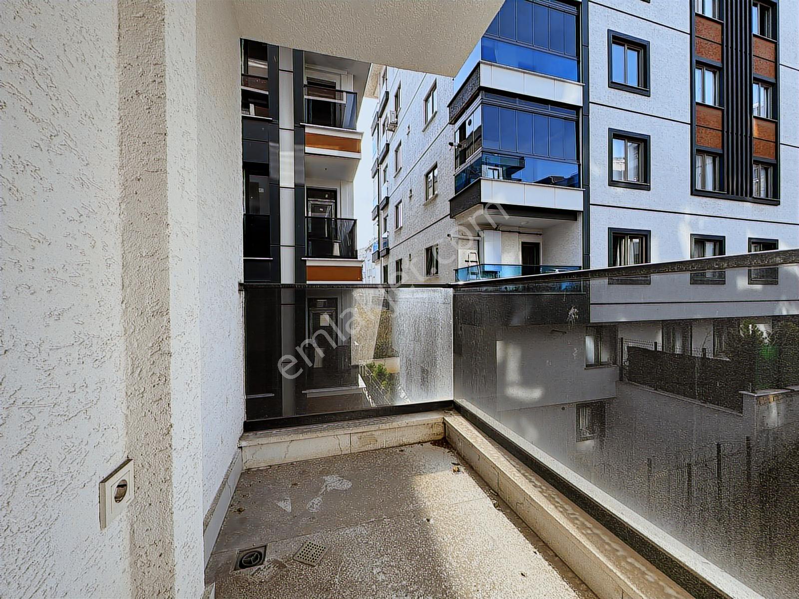 Beylikdüzü Yakuplu Da Satılık 2+1 Arakat Otoparklı Sıfır Daire - Görsel 9