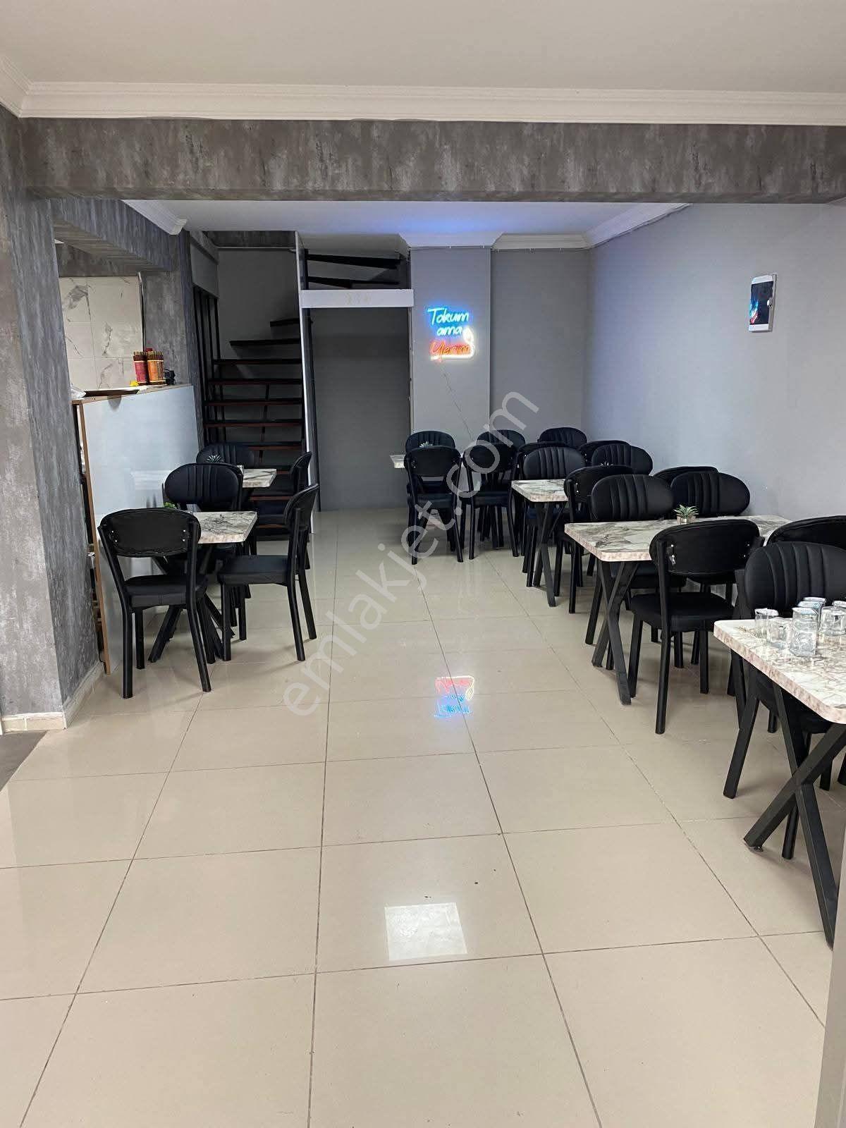 Üniversite Bölgesinde Hazır Kiracılı, Bahçeli Yatırımlık Ticari Mülk