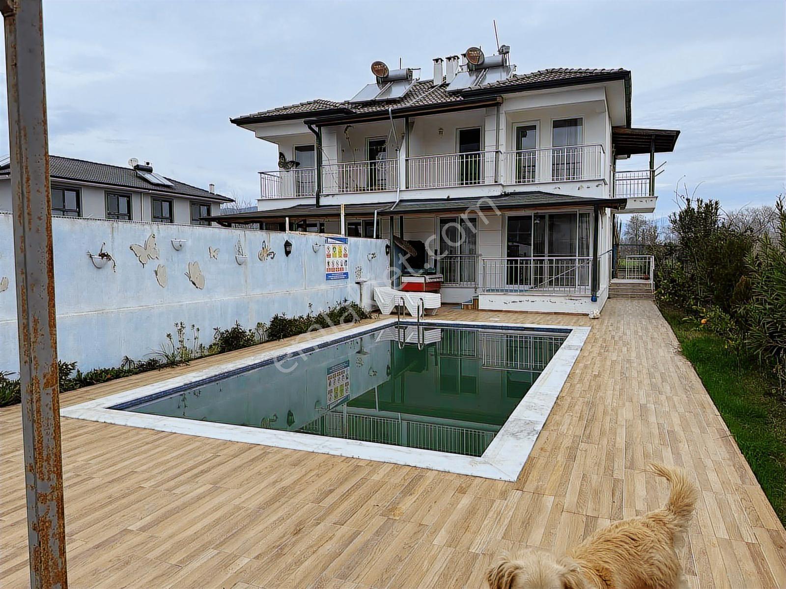 Ortaca Güzelyurtta Havuzlu 4+1 Kiralık Lüks Villa - Görsel 3