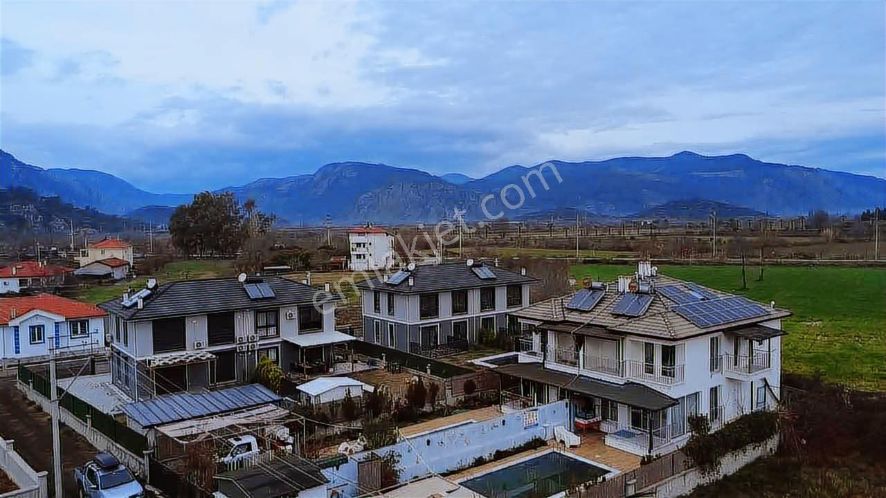 Ortaca Güzelyurtta Havuzlu 4+1 Kiralık Lüks Villa - Görsel 9