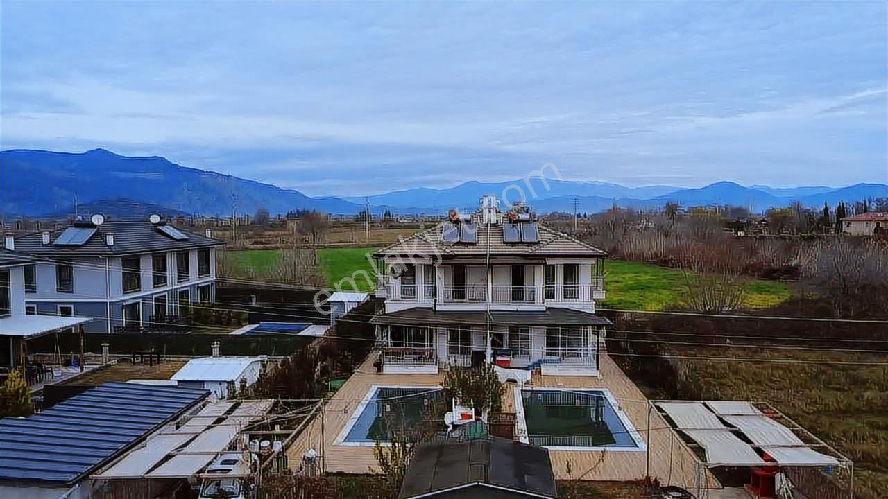 Ortaca Güzelyurtta Havuzlu 4+1 Kiralık Lüks Villa