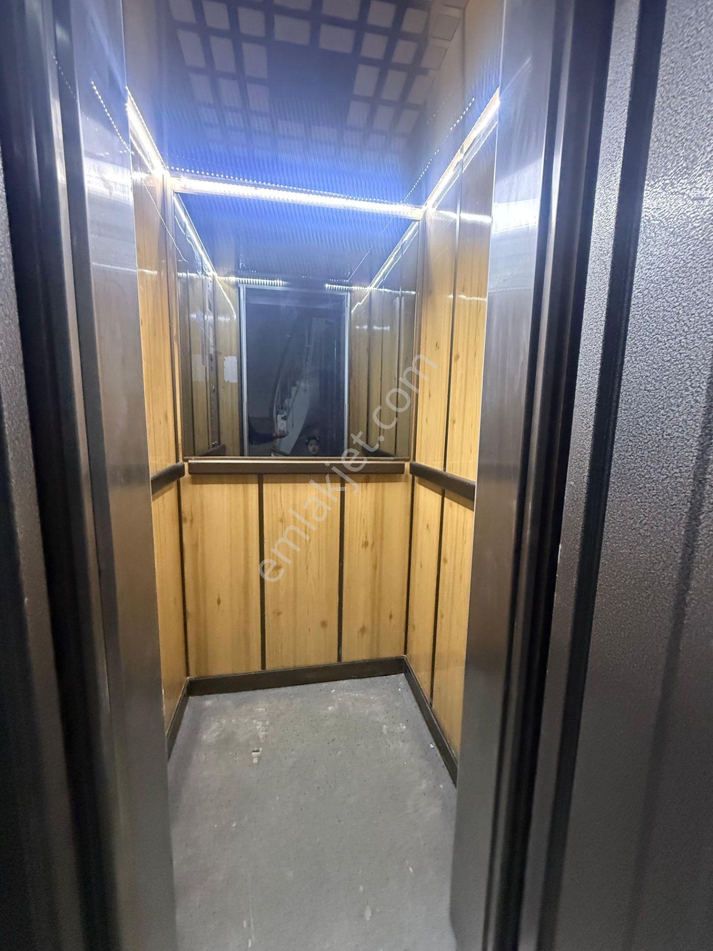 İlkadım İstiklal Caddesine Cephe 4+1 150 M2 Kiracılı Daire - Görsel 3