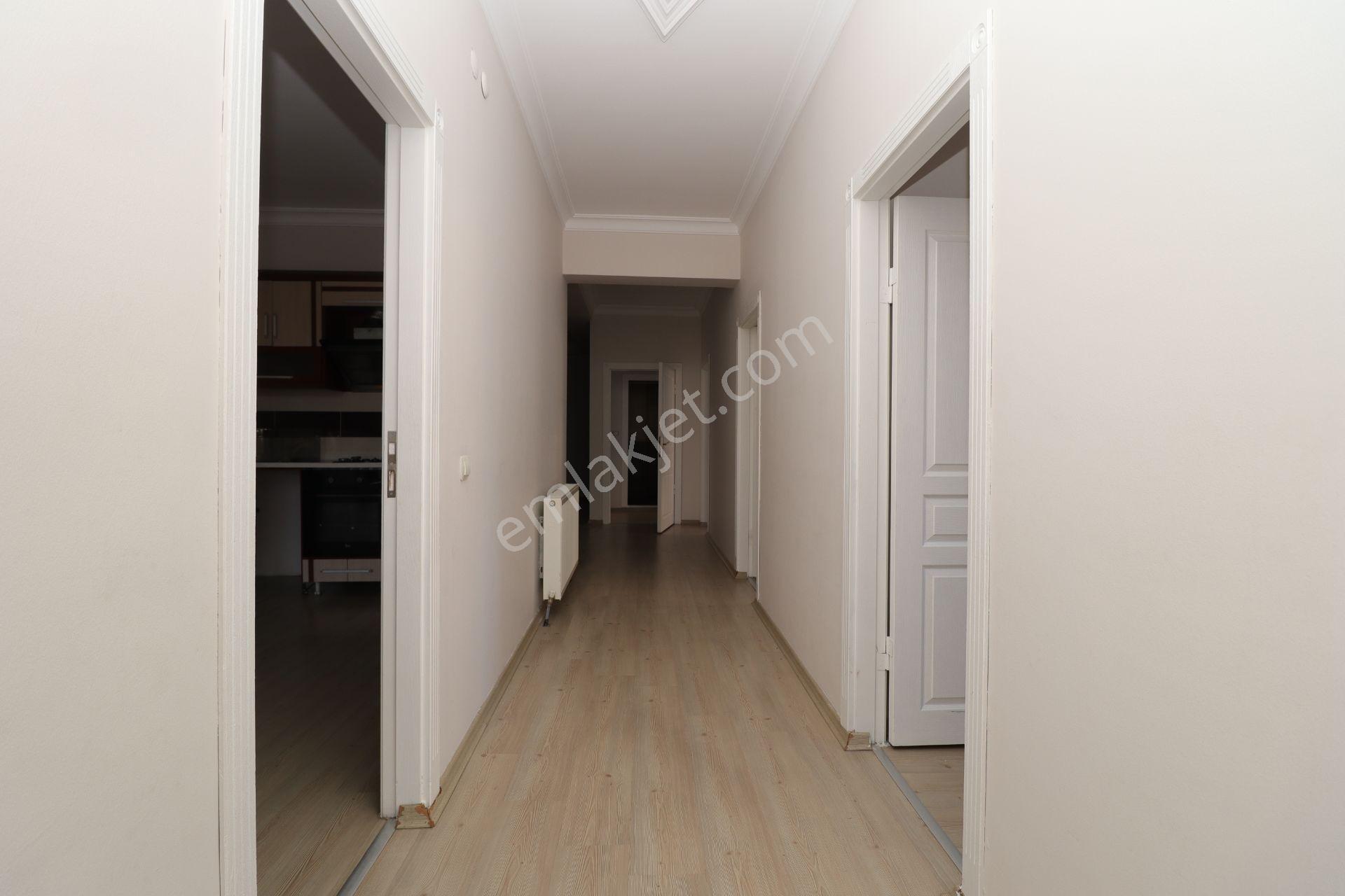 Selçuklu'da Ahi Mesut Bulvar Üzeri 4+1 Asansörlü Kiralık Daire - Görsel 12