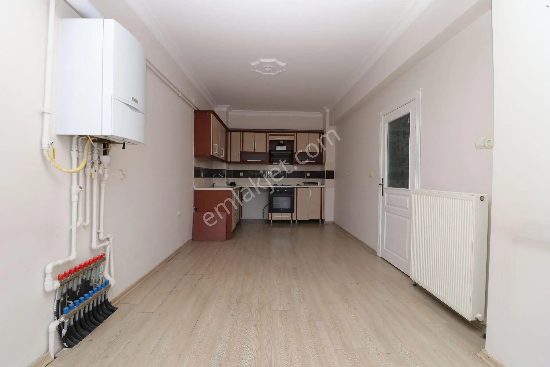Selçuklu'da Ahi Mesut Bulvar Üzeri 4+1 Asansörlü Kiralık Daire - Görsel 3