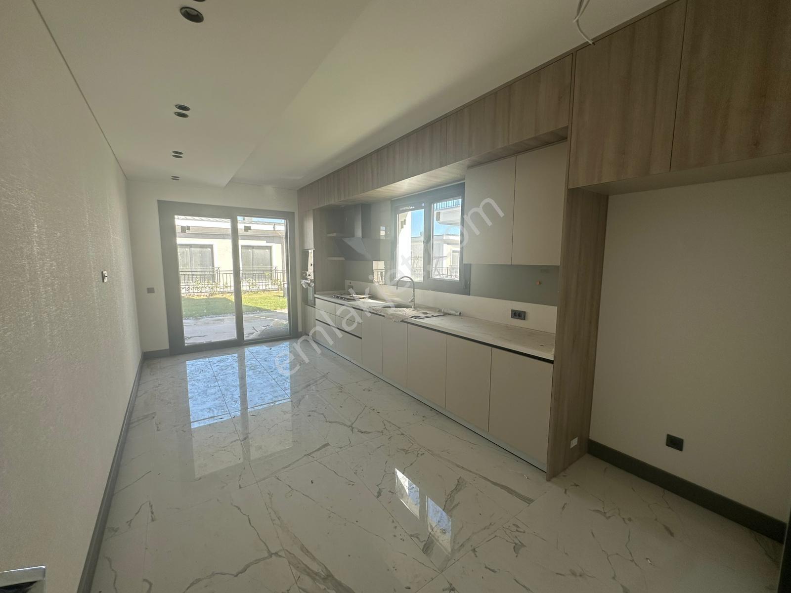 Bahçeşehir Başakşehir Oturuma Hazır Müstakil Bahçeli 5+1 Villa - Görsel 4