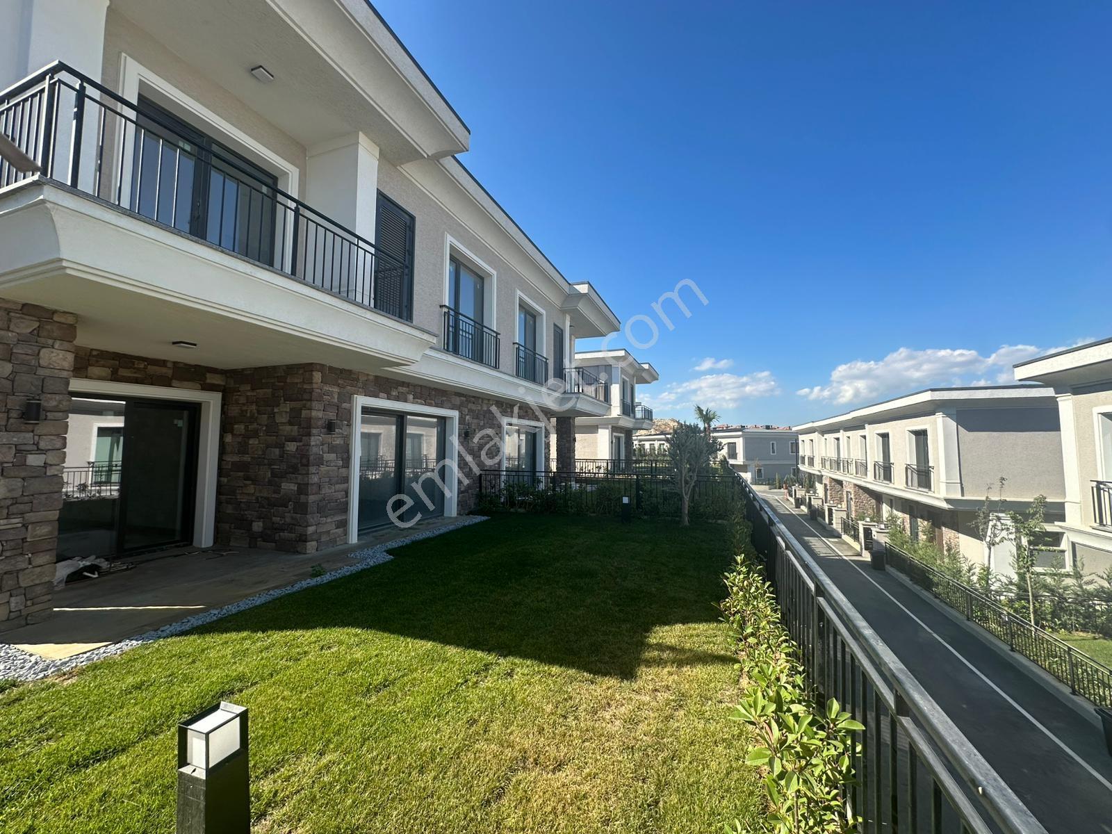 Bahçeşehir Başakşehir Oturuma Hazır Müstakil Bahçeli 5+1 Villa - Görsel 2
