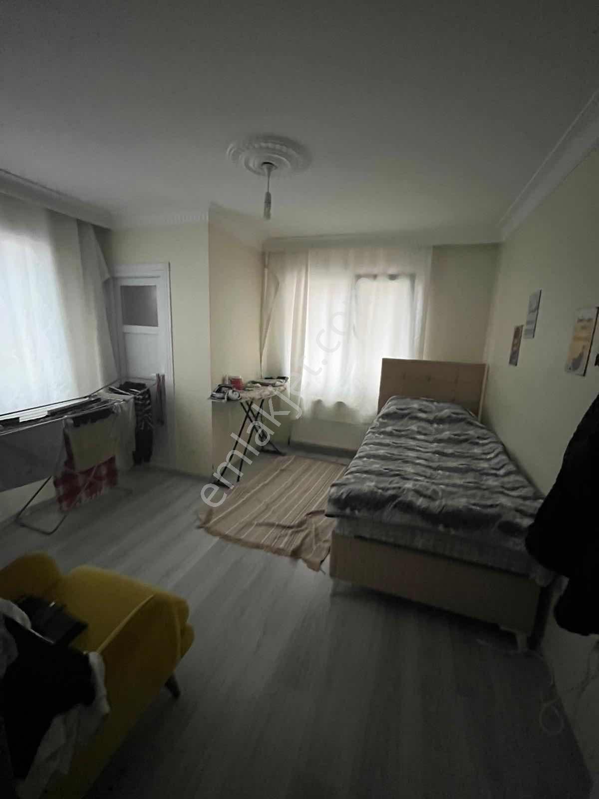 Siyavuşpaşada 2015 Yılı Yapımı Asansörlü 1.kat 85m2 2+1 - Görsel 11