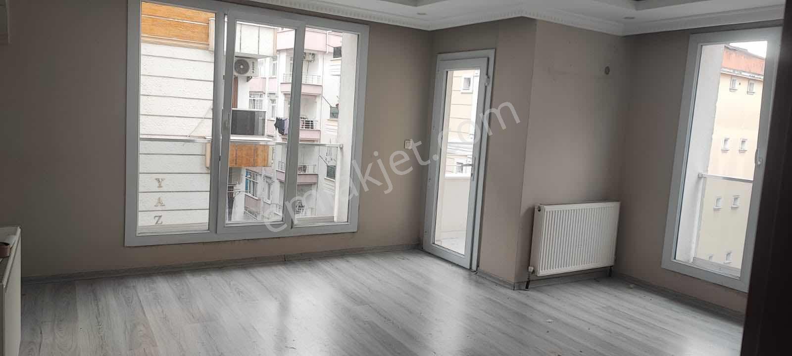 Siyavuşpaşada 2015 Yılı Yapımı Asansörlü 1.kat 85m2 2+1