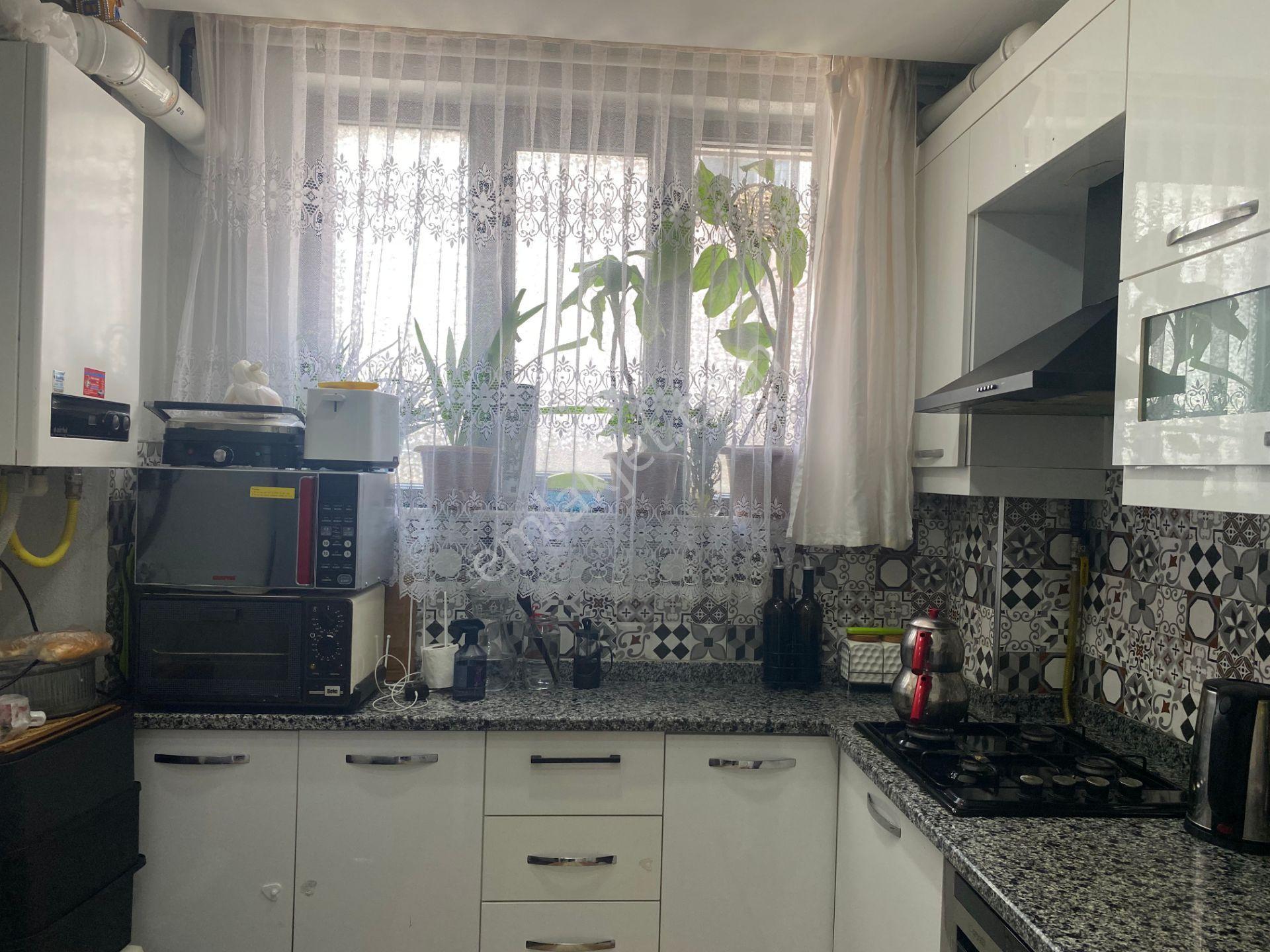 Avrupa Emlak Tan Esenler Fatih Mh 82m²2+1 Bahçe Kat,5-10 Yaş,krediye Uygun,üçyüzlü Çinçin Dere Cadde - Görsel 4