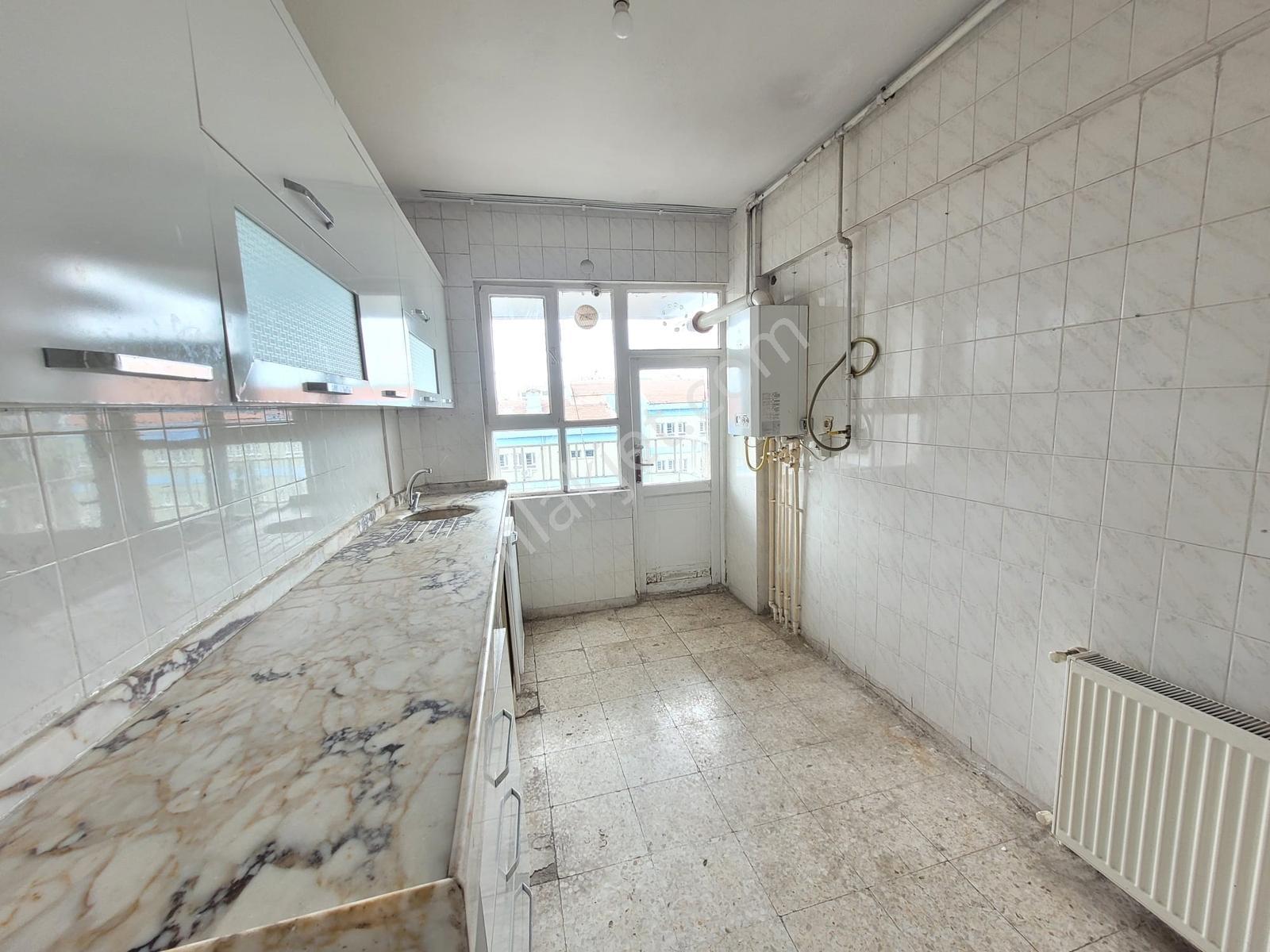 Düzgün Emlak'tan Okul Yanı | Geniş Ve Ferah 150 M² Daire - Görsel 2