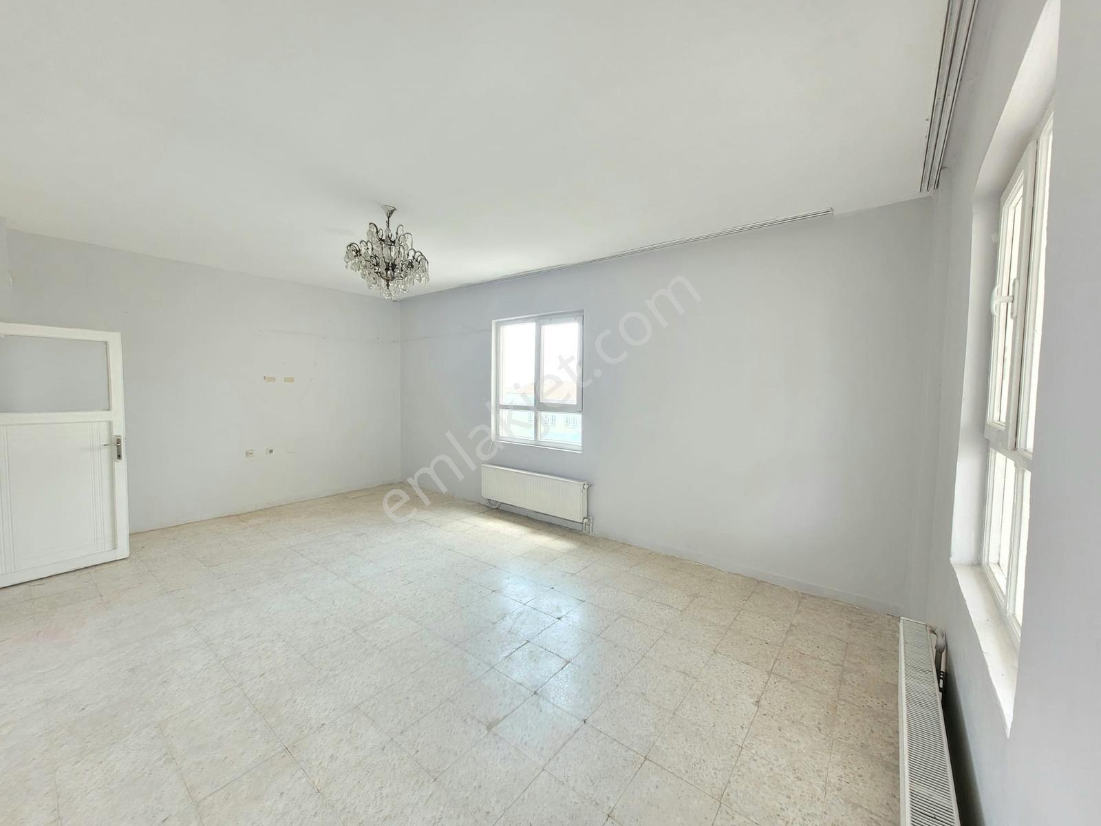 Düzgün Emlak'tan Okul Yanı | Geniş Ve Ferah 150 M² Daire - Görsel 7