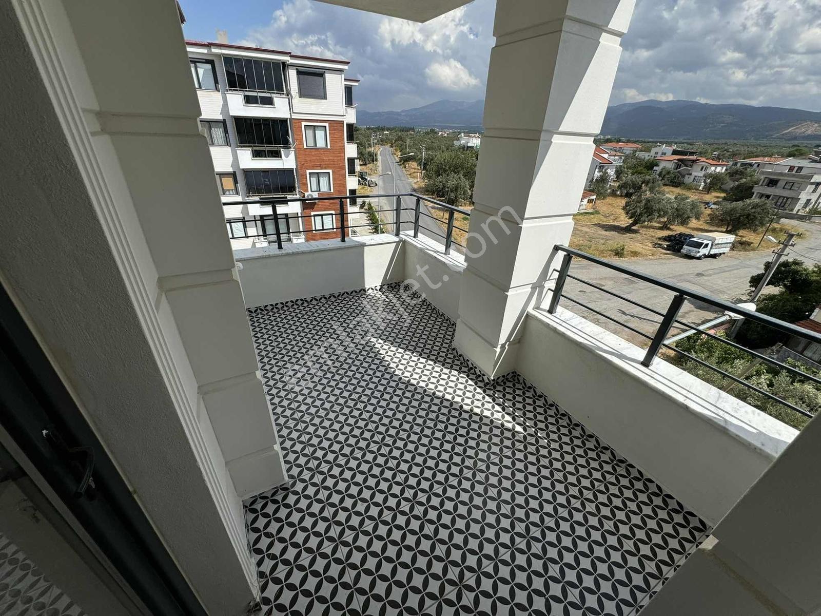 Onmax Burhaniye Merkez'de Satılık Sıfır 2+1 100 M2 Daireler - Görsel 2