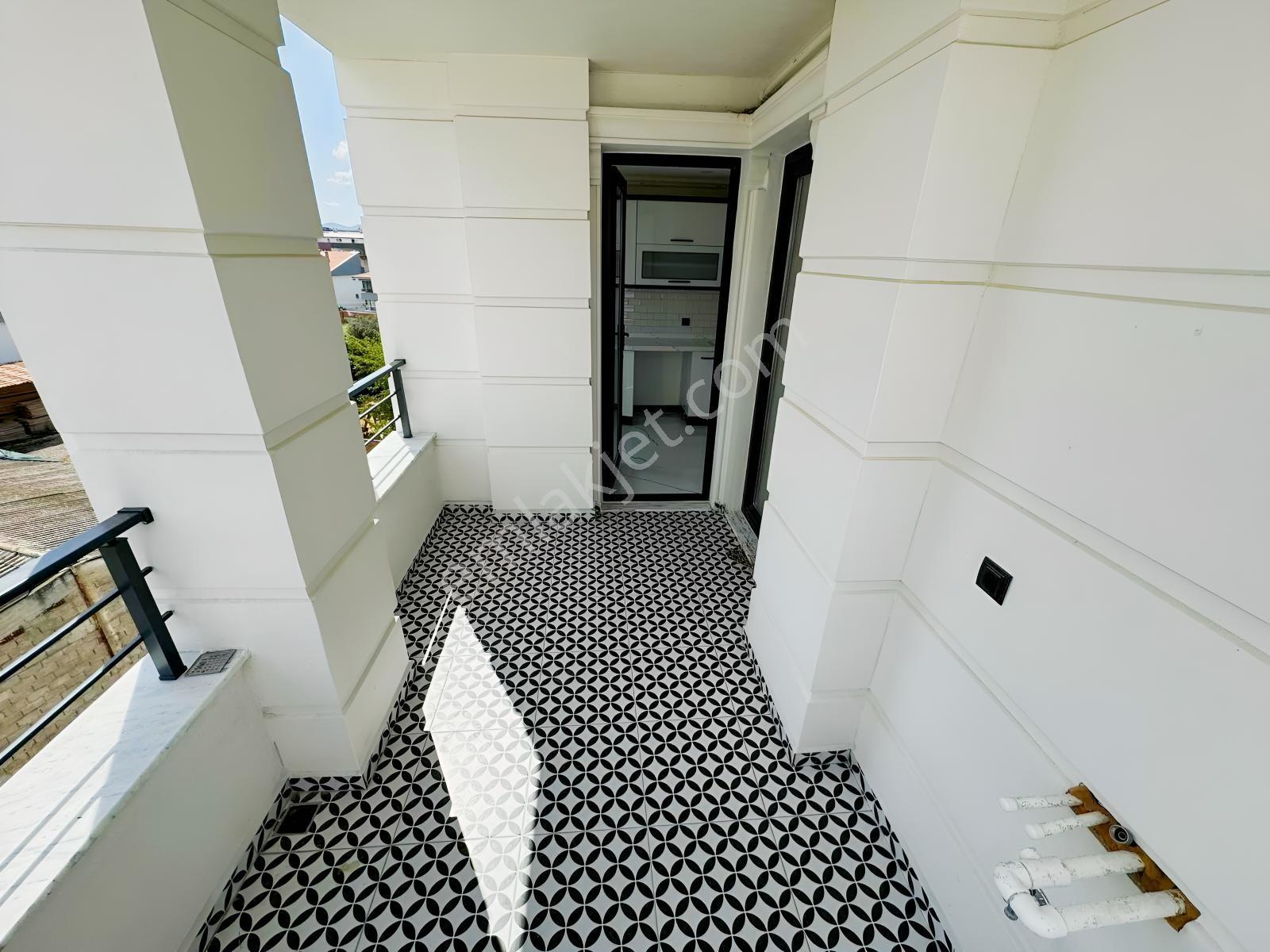 Onmax Burhaniye Merkez'de Satılık Sıfır 2+1 100 M2 Daireler - Görsel 4
