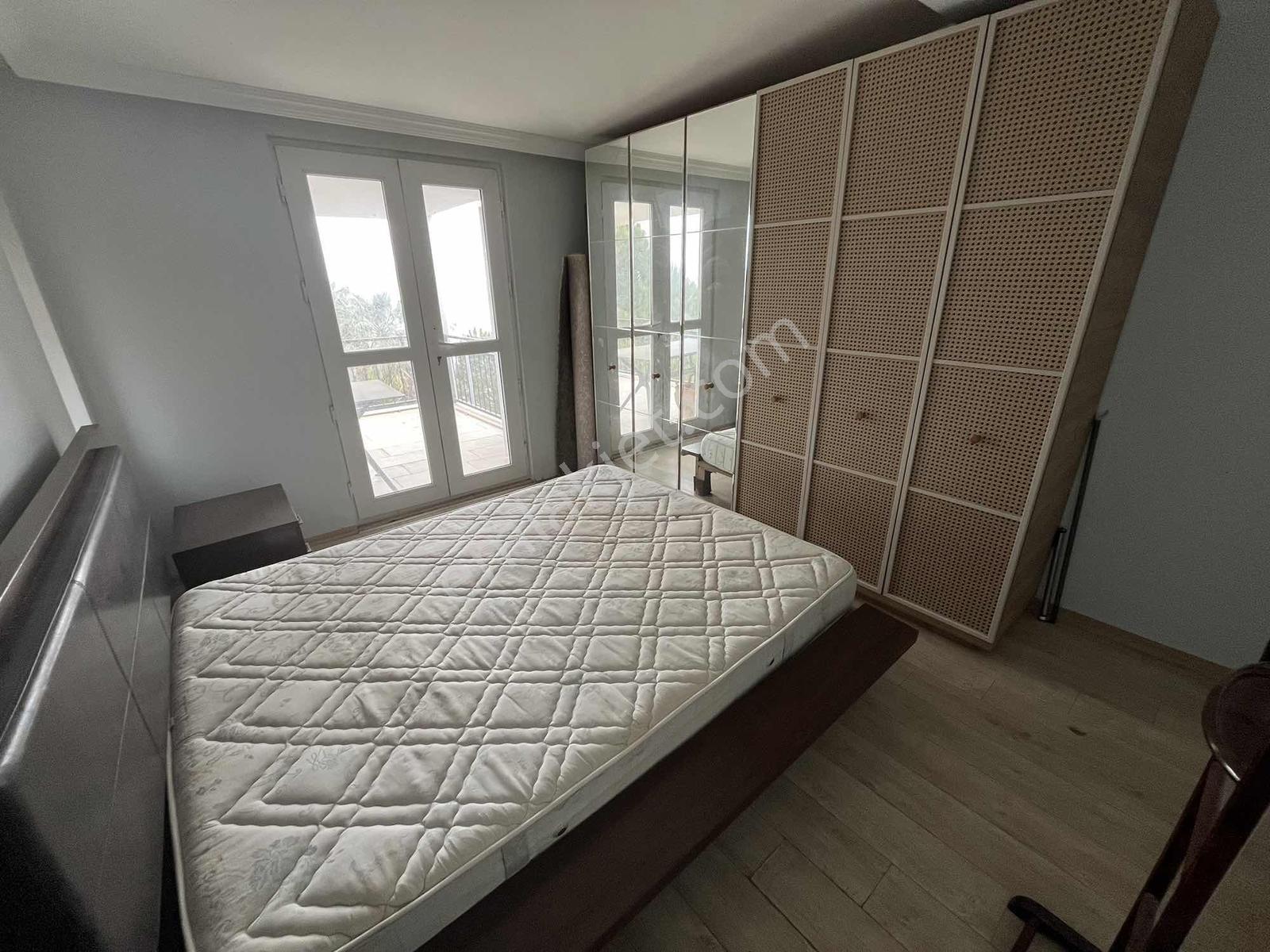 Denize 150 Metre Deniz Manzaralı 2+1 Üst Kat Daire - Görsel 9