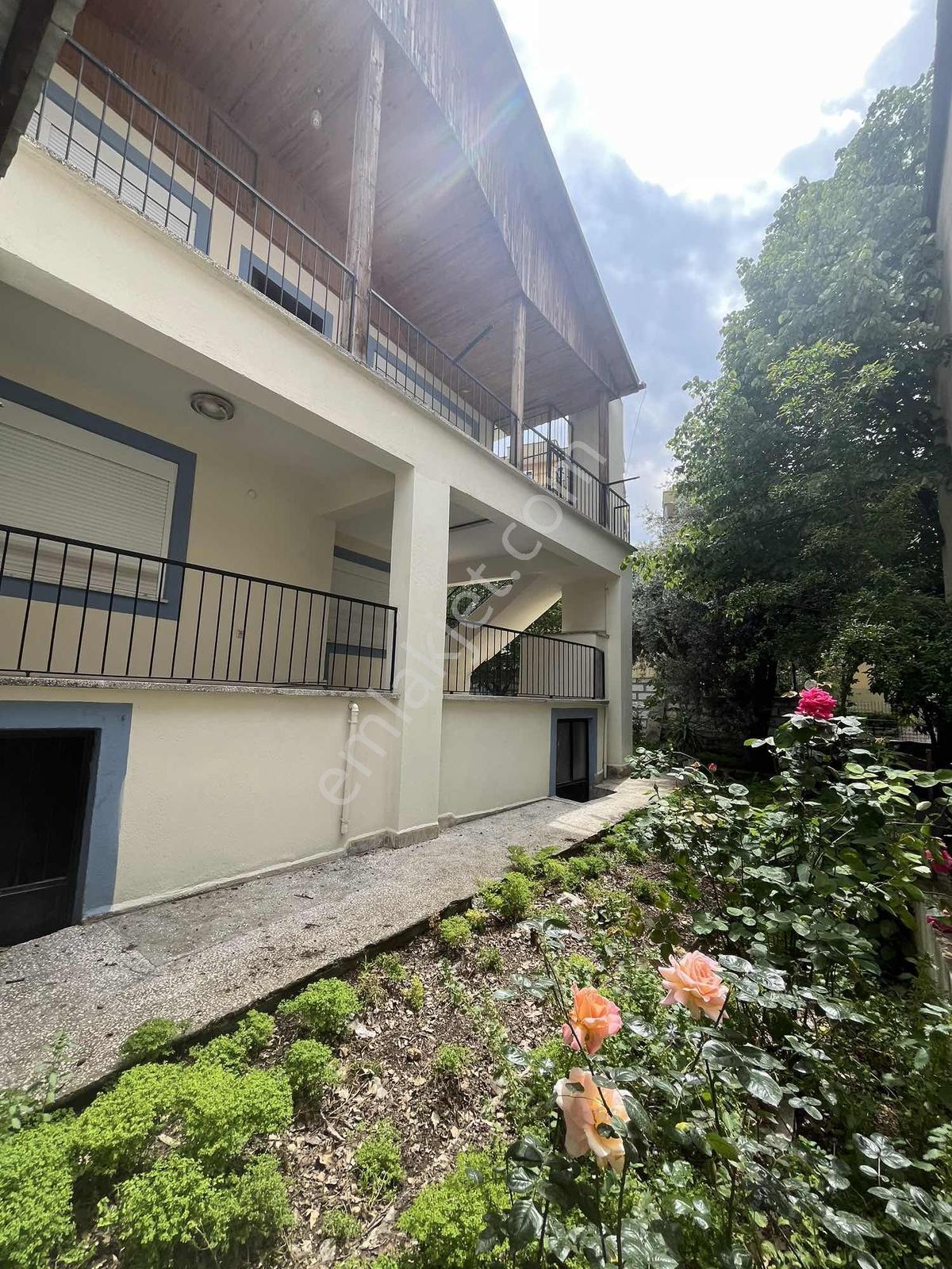Kocabıyık Gayrimenkul'den Zeytinköy'de Satılık Almancı Villası - Görsel 31