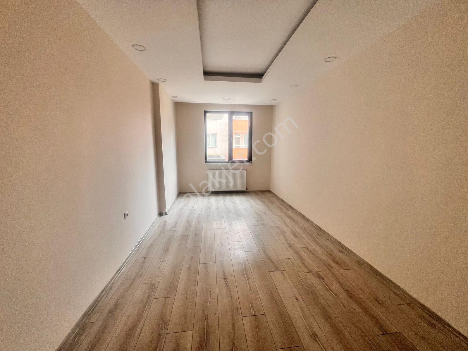 Burhaniye Merkezinde 3+1 140m2 Ebeveyn Banyolu Kiralık Daire - Görsel 26