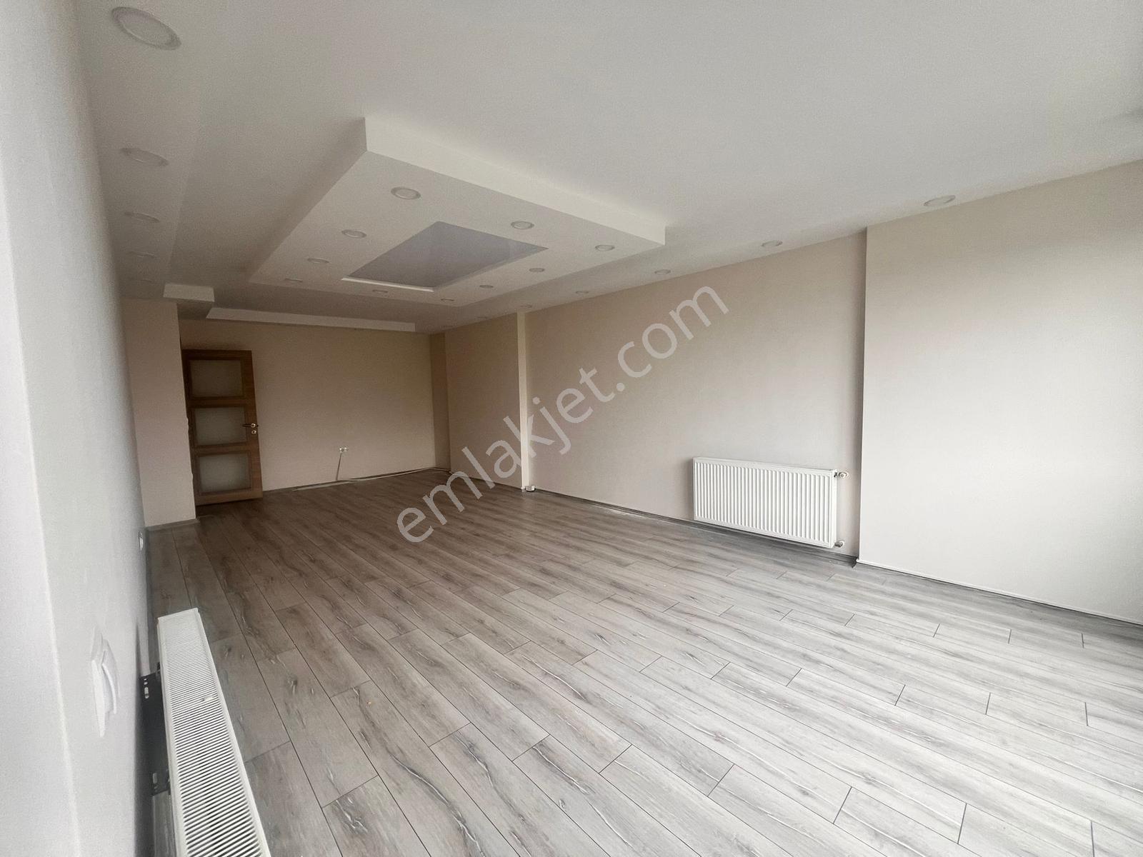 Burhaniye Merkezinde 3+1 140m2 Ebeveyn Banyolu Kiralık Daire - Görsel 8