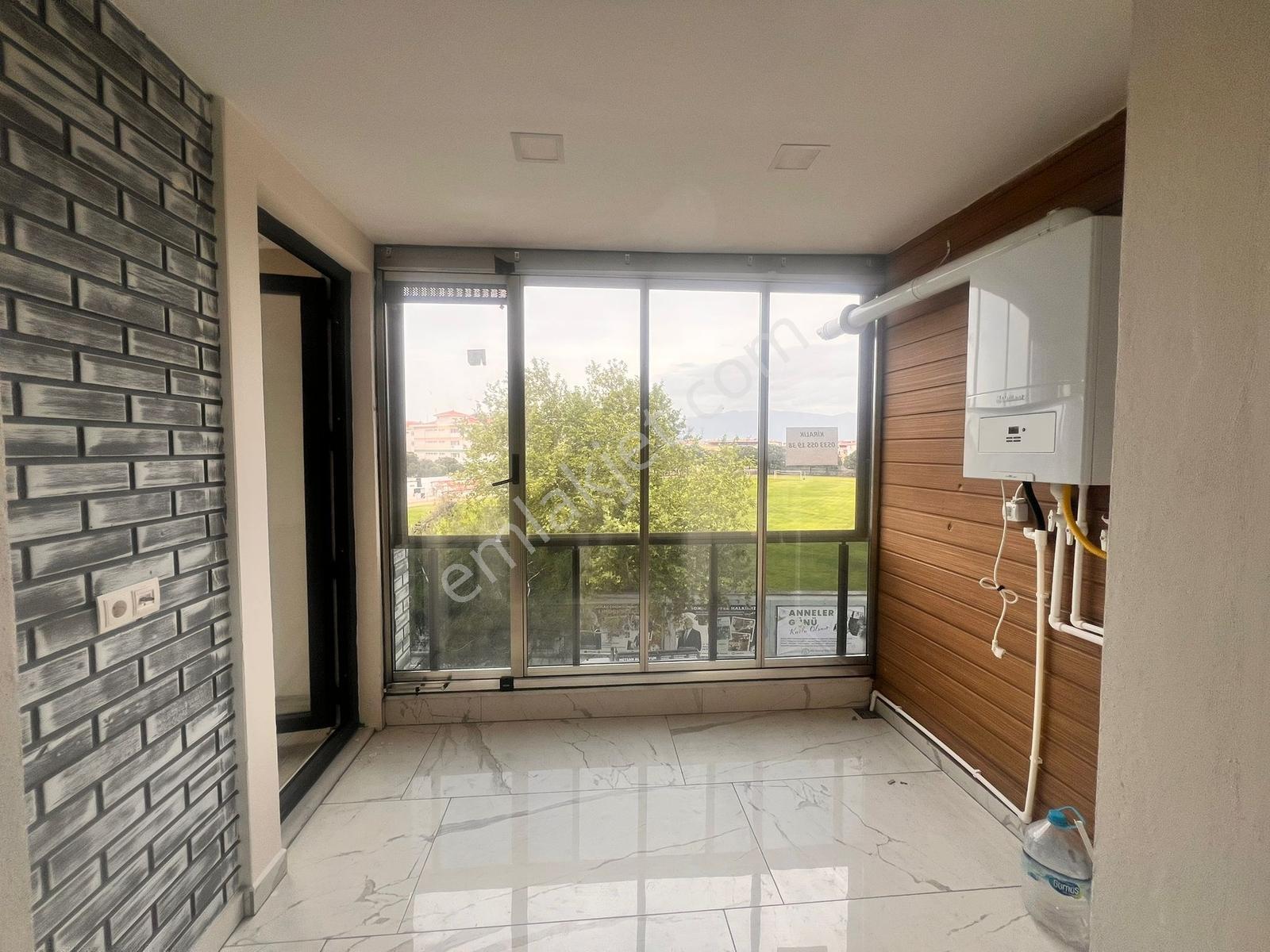 Burhaniye Merkezinde 3+1 140m2 Ebeveyn Banyolu Kiralık Daire - Görsel 12