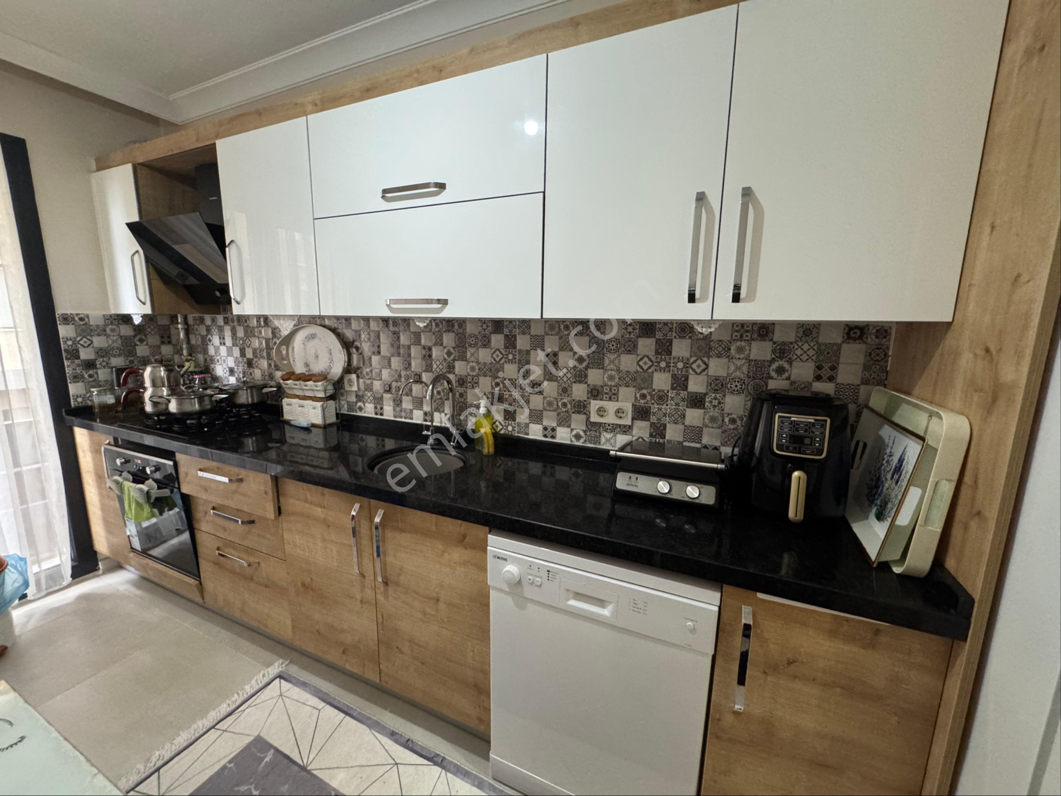 Merkezi Konumda Havuzlu Site İçerisinde Ferah 2+1 Satılık Daire - Görsel 12