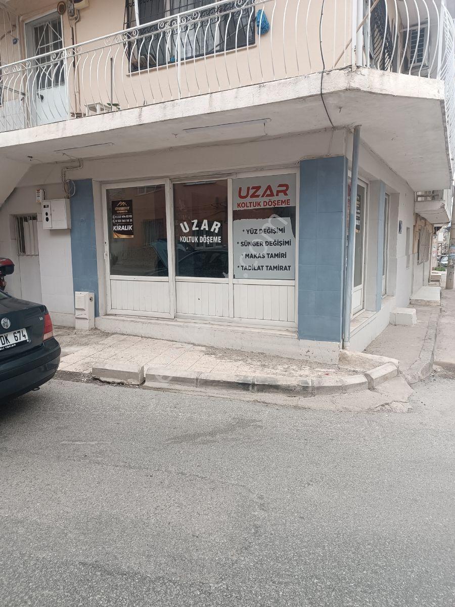Giyoservet Cadde Üzerinde Köşe Dükkan