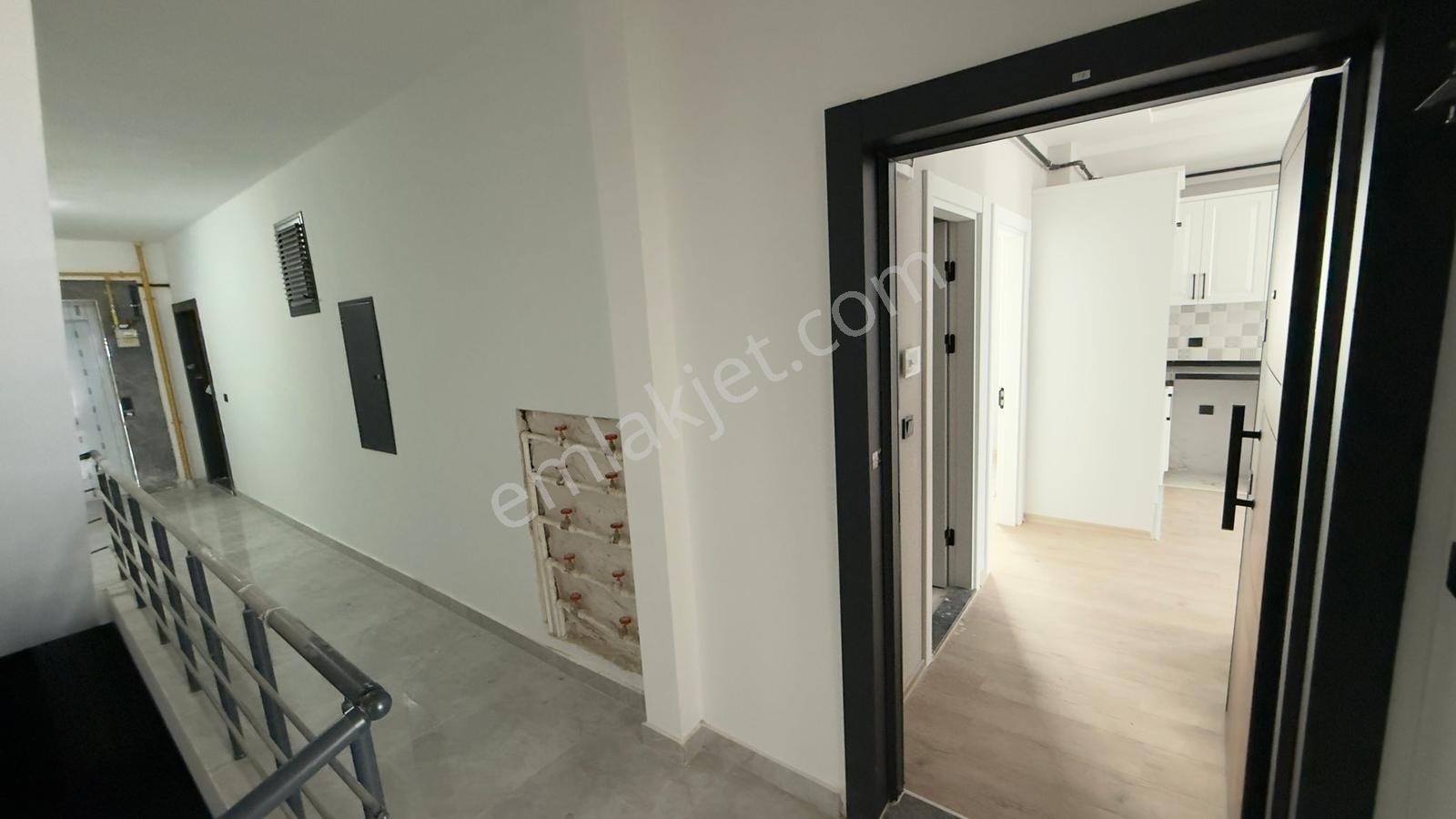Remax Rahşan Çam'dan Tramvaya Durağına Yakın Geniş 1+1 - Görsel 5
