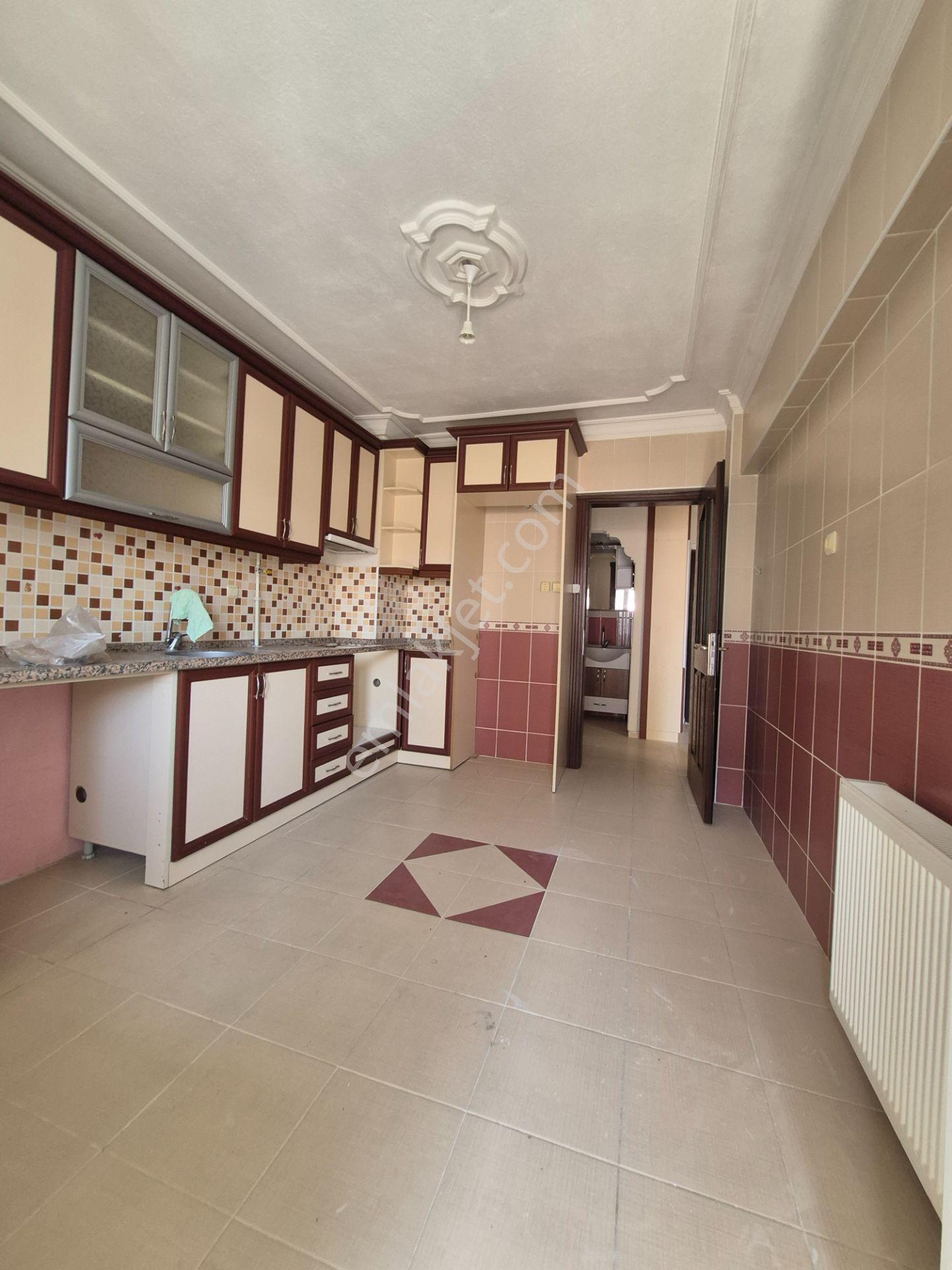 Yeşil Mah.'de Hastaneye 200 Mt Mesafede 3+1 Kiralık Daire - Görsel 15