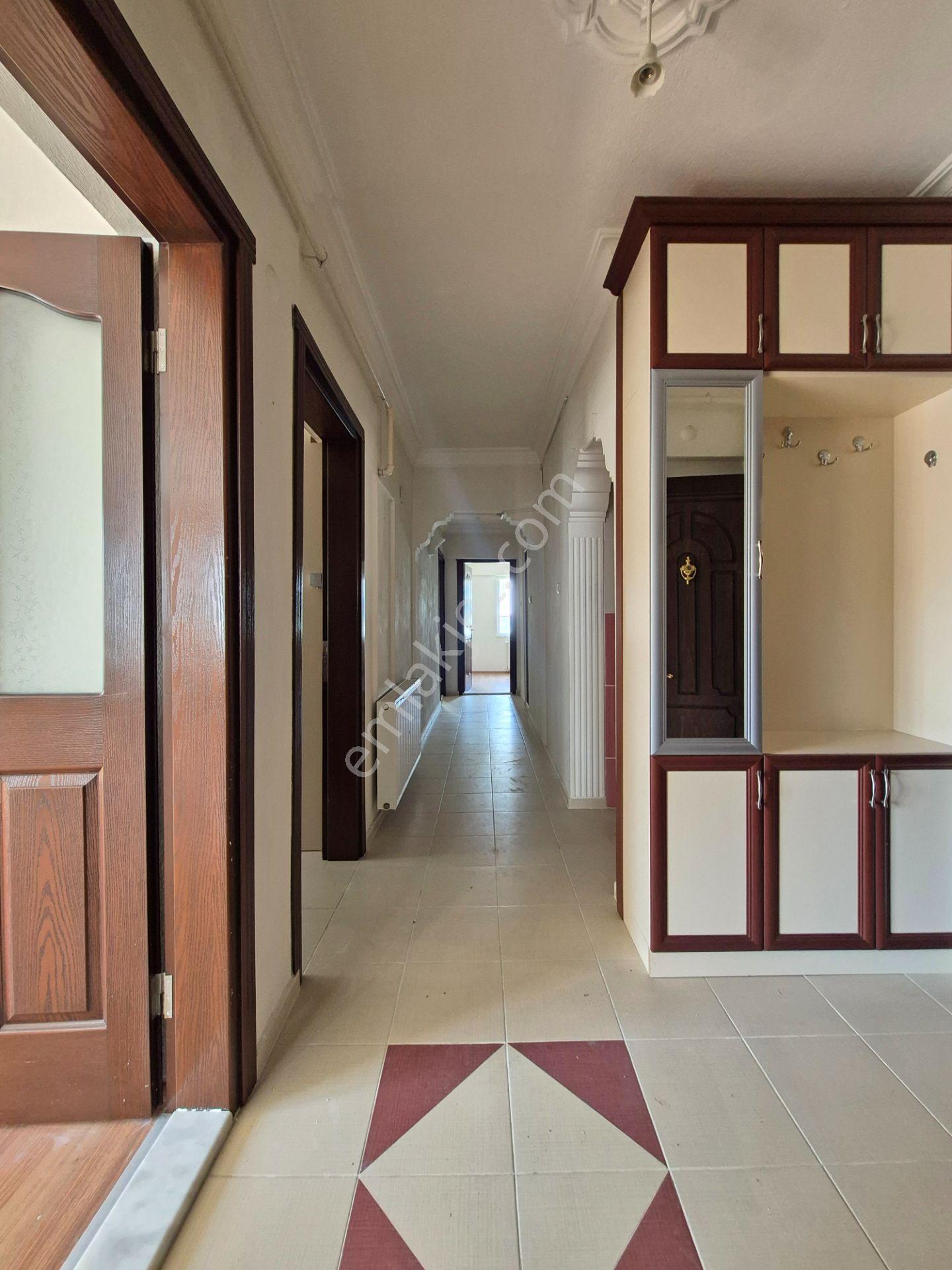 Yeşil Mah.'de Hastaneye 200 Mt Mesafede 3+1 Kiralık Daire - Görsel 6
