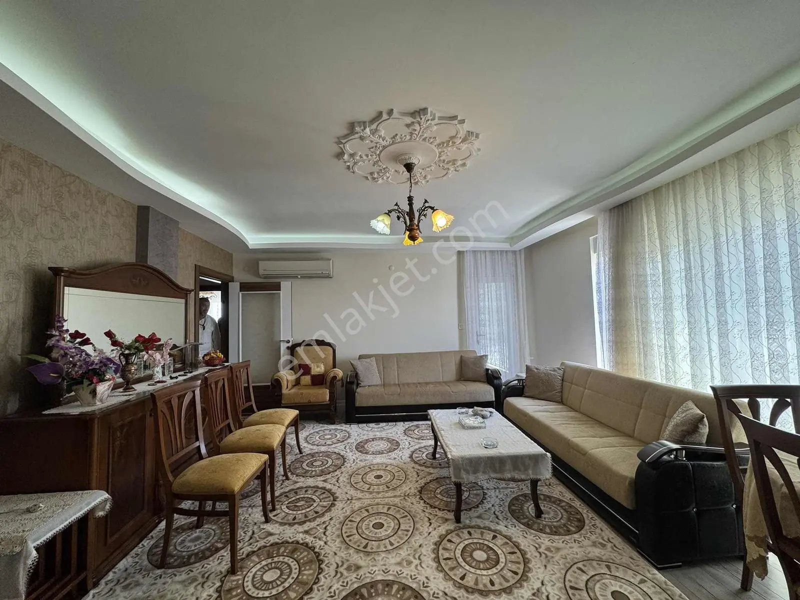Ayanoğlu Mahallesi Havuzlu Site İçinde 150m Ebeveyn Banyolu