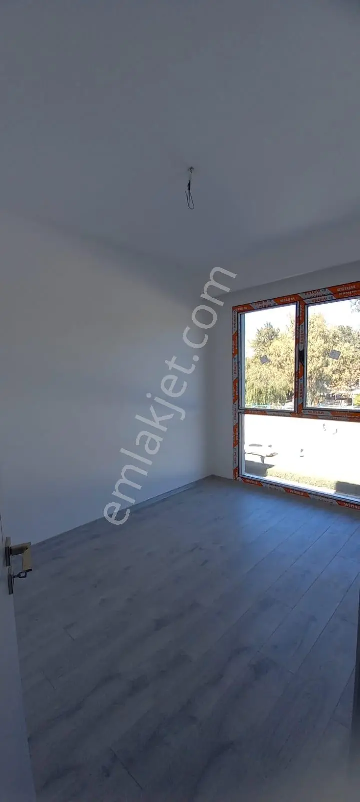 Bornova Erzene Topçu Tugayı Karşısı 1+1 Kiralık Daire - Görsel 3