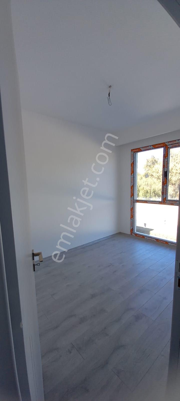 Bornova Erzene Topçu Tugayı Karşısı 1+1 Kiralık Daire - Görsel 12