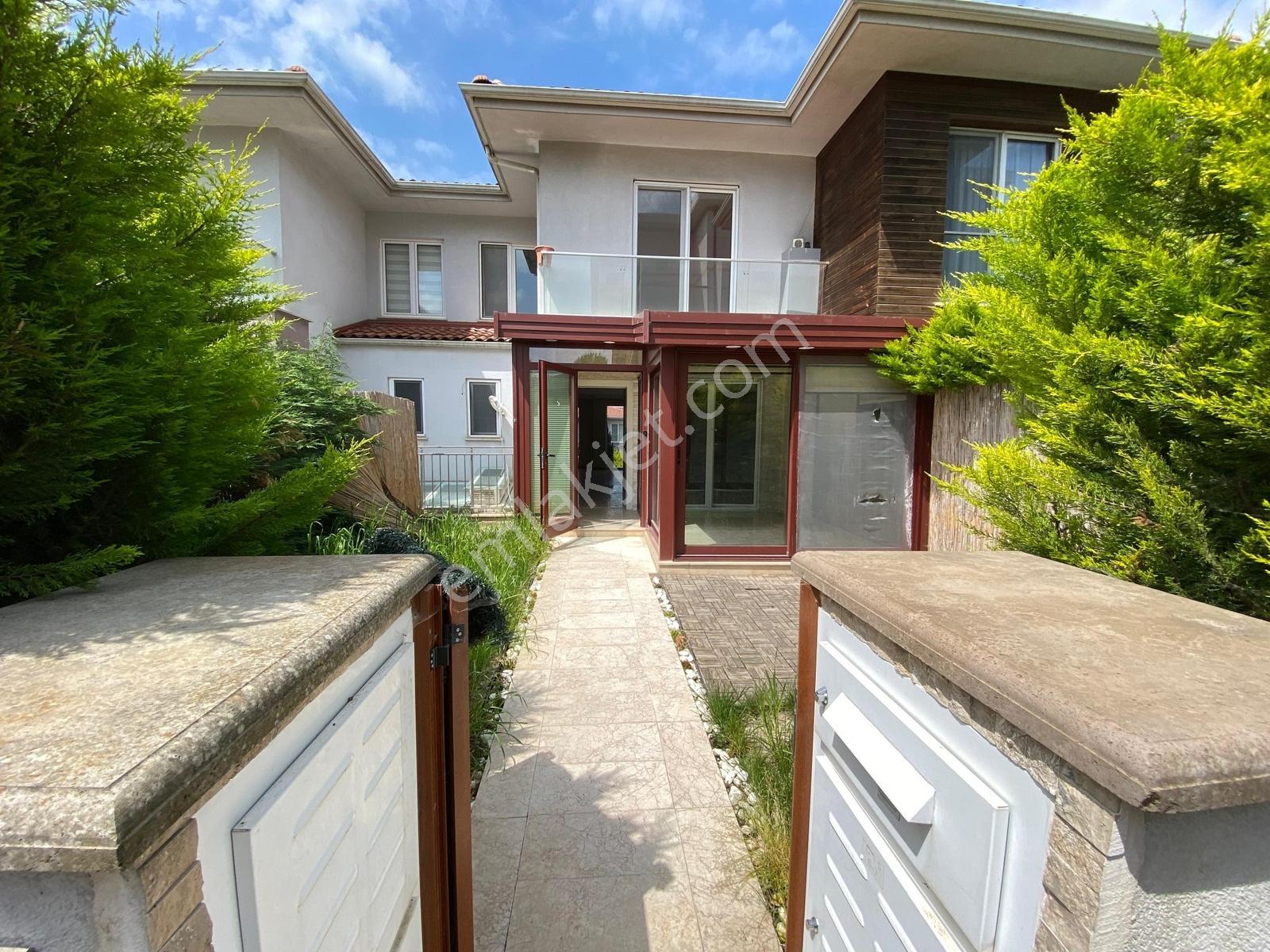 Bahçeşehir Kiralık Villa Dekar Asmalı Sokaklar Müstakil Bahçeli - Görsel 12