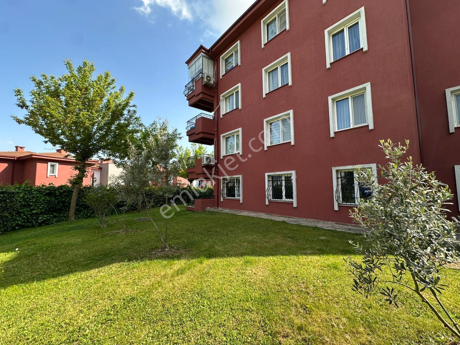 Pendik Çamlıkta Geniş Bahçe Katı 3+1 Satılık Daire