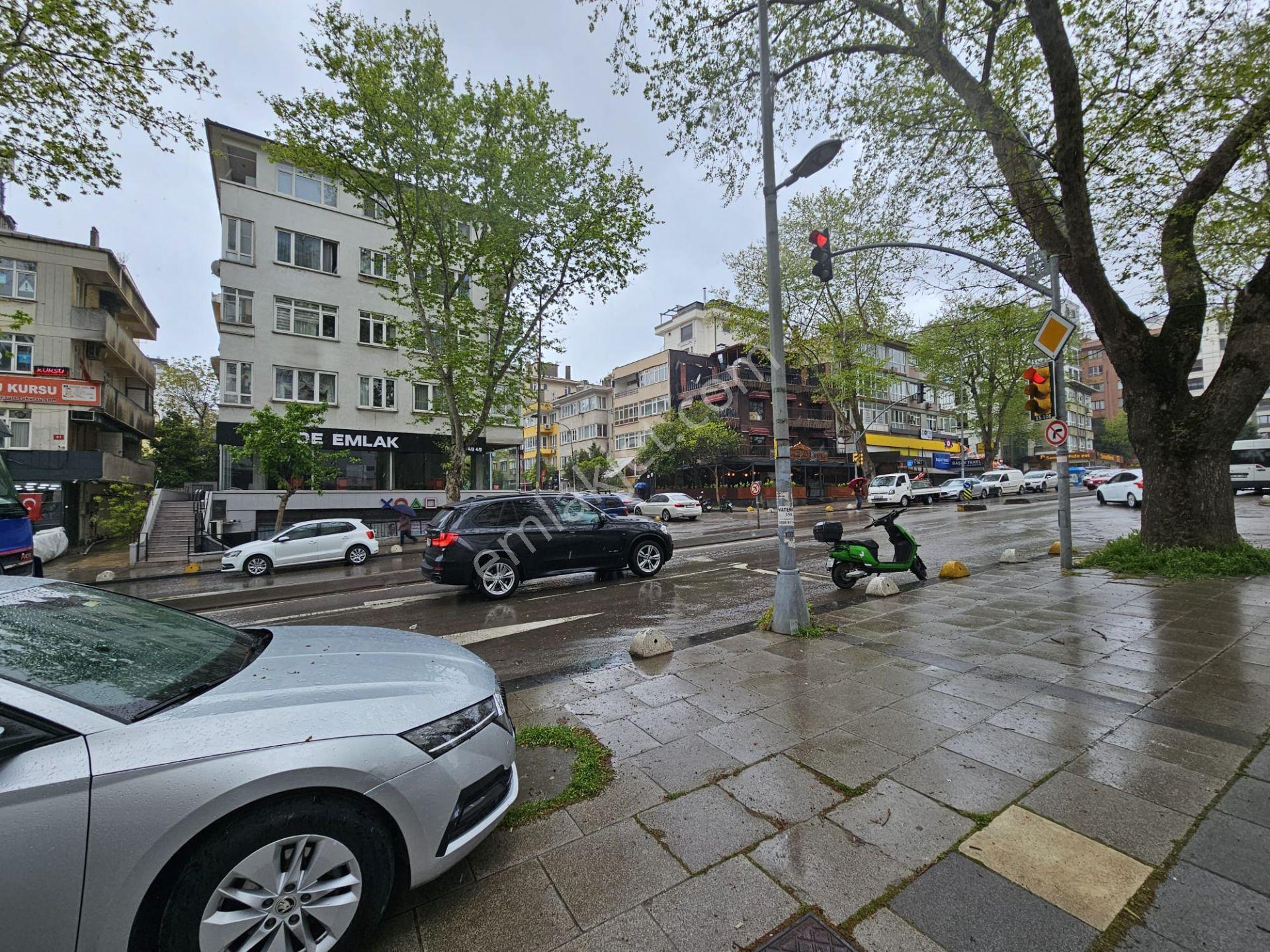 Kozyatağı Mah. Şemsettin Günaltay Cd Üzerinde Satılık Dükkan - Görsel 4