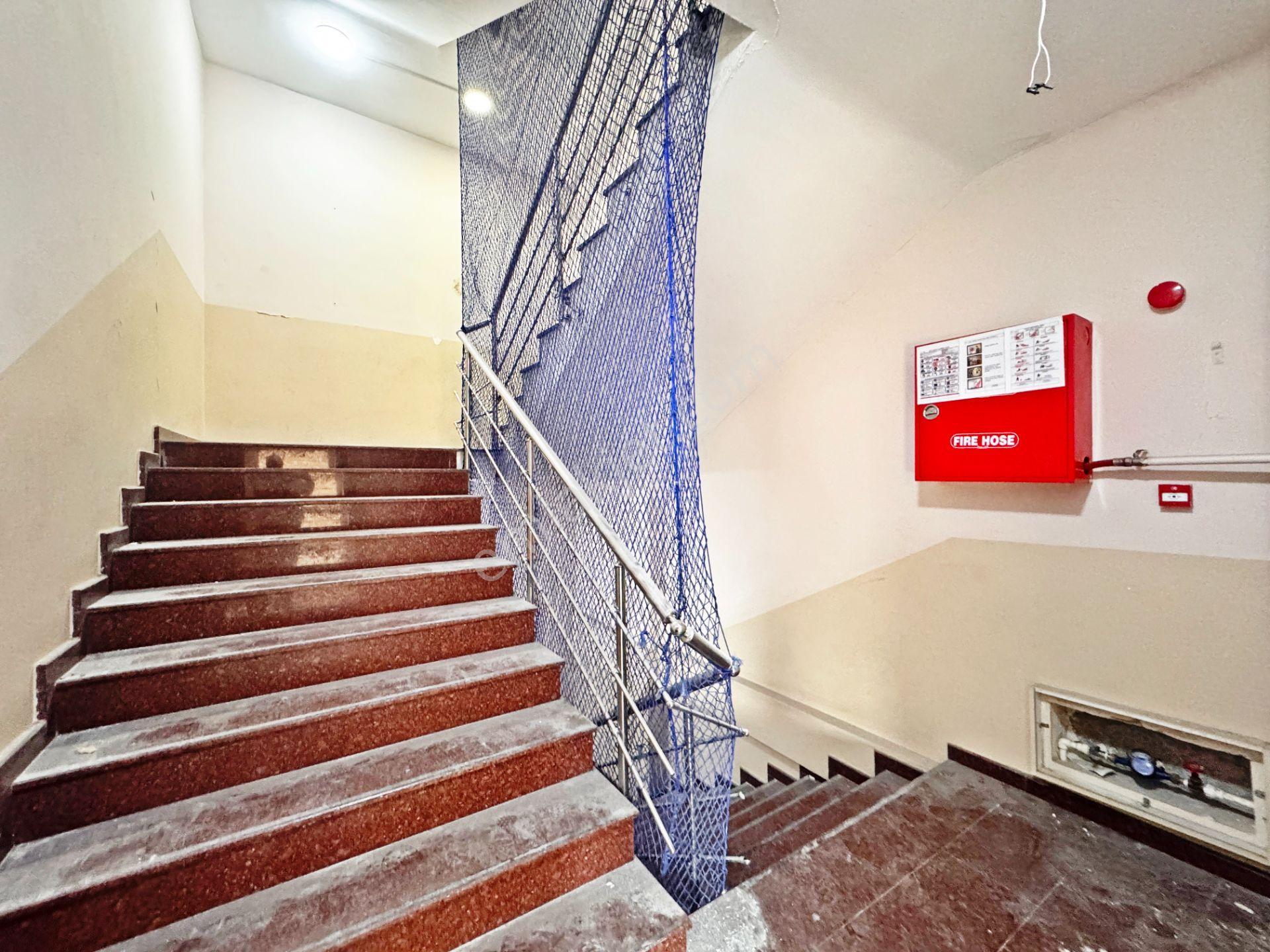 Home Vizyon Küçükçekmece Halkalı Kiralık 1650 M2 Komple Bina. - Görsel 19