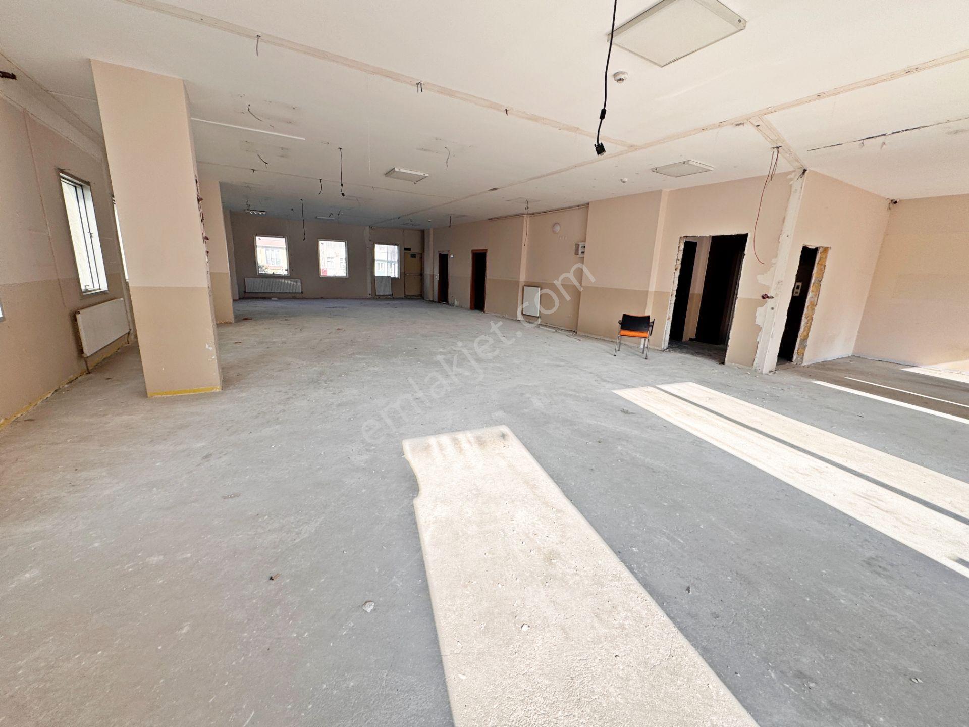 Home Vizyon Küçükçekmece Halkalı Kiralık 1650 M2 Komple Bina. - Görsel 23