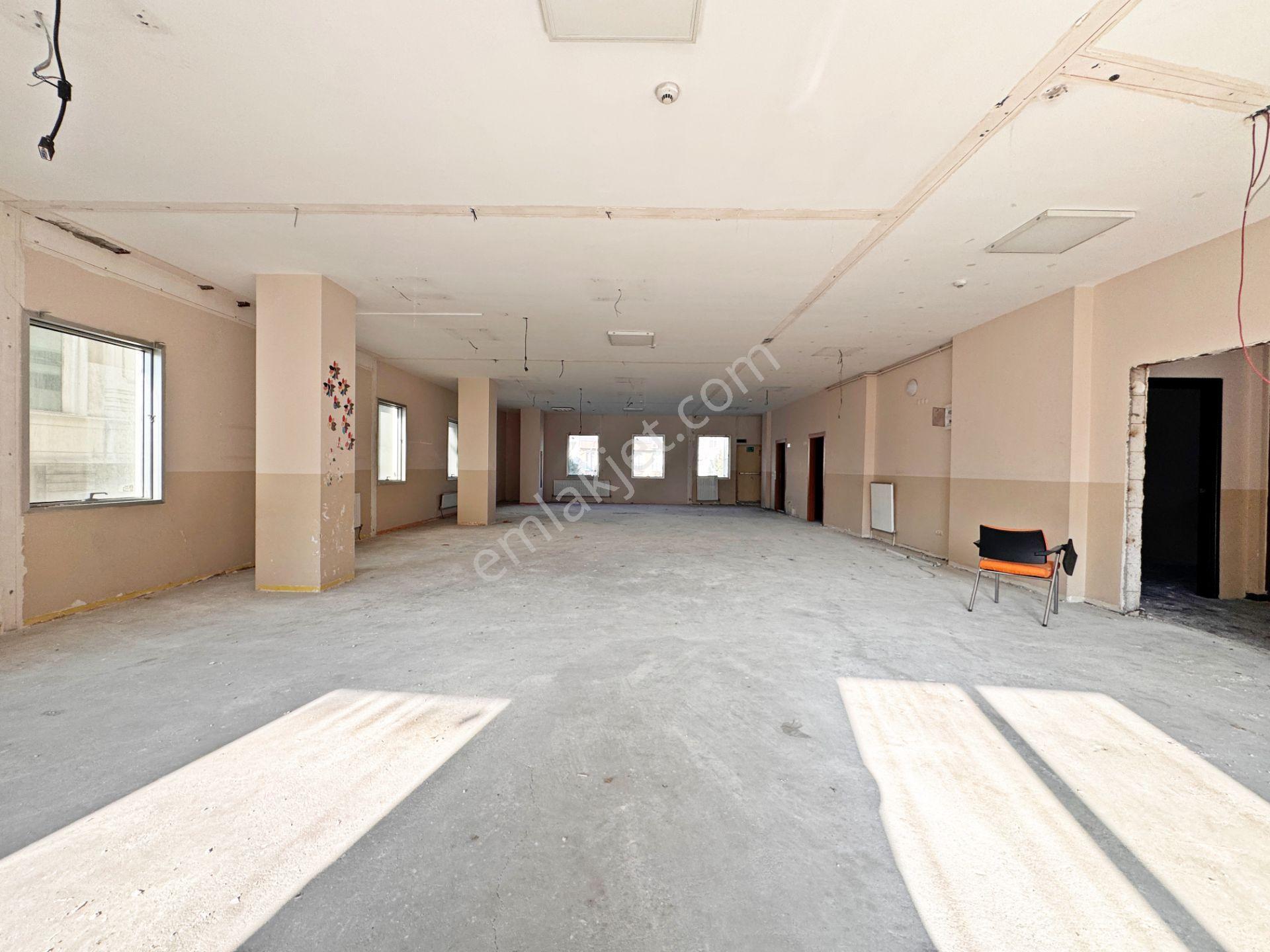 Home Vizyon Küçükçekmece Halkalı Kiralık 1650 M2 Komple Bina. - Görsel 22