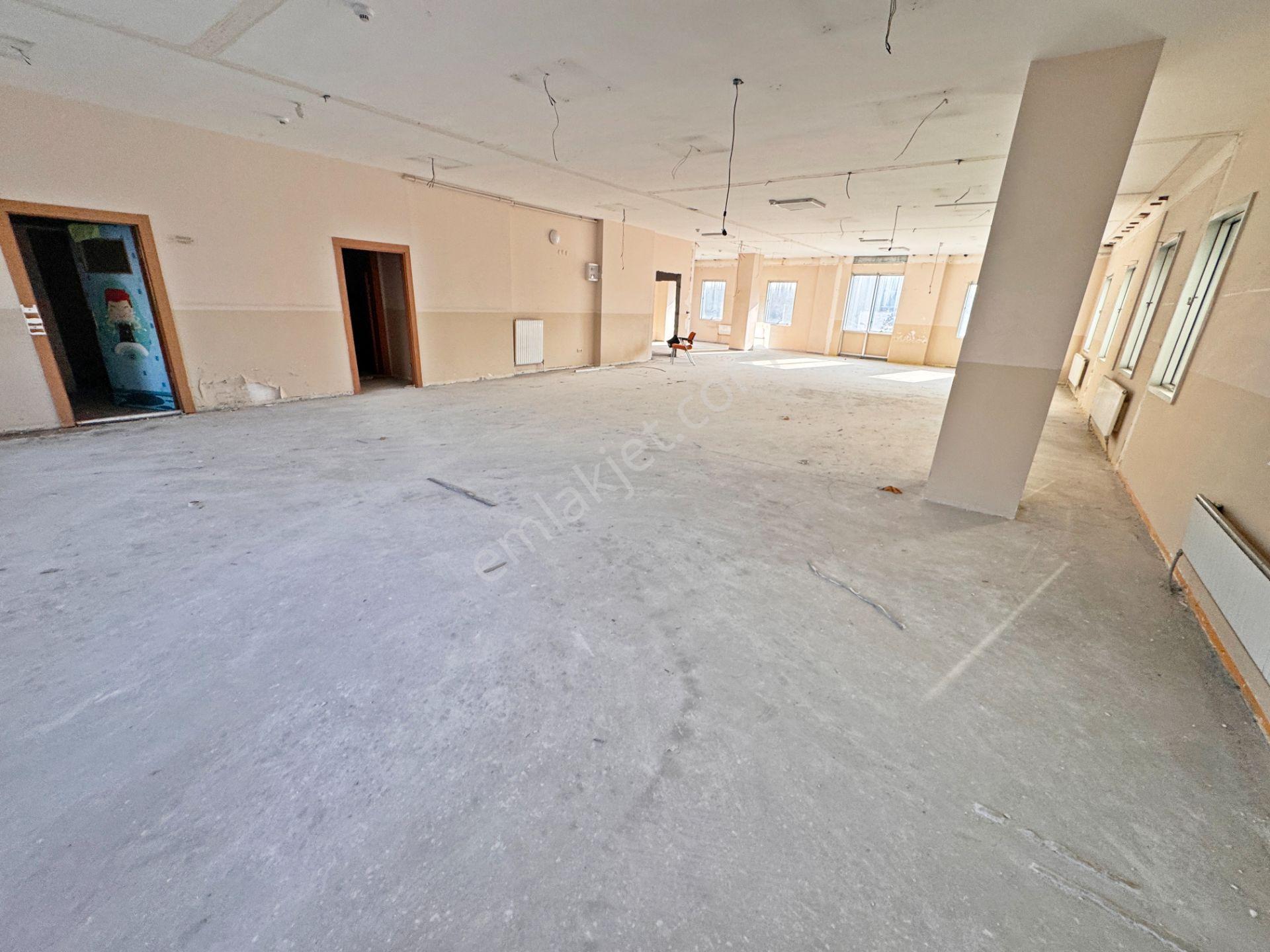 Home Vizyon Küçükçekmece Halkalı Kiralık 1650 M2 Komple Bina. - Görsel 24