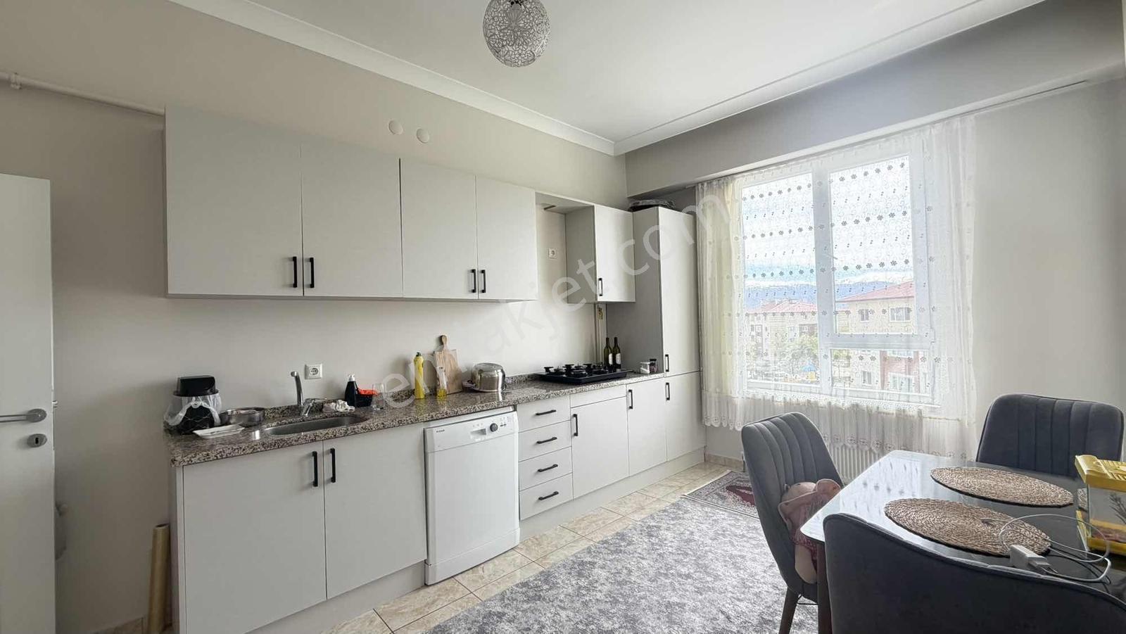 Remax Dem'den 13 Şubat Caddesinde 4+1 Satılık Daire - Görsel 14