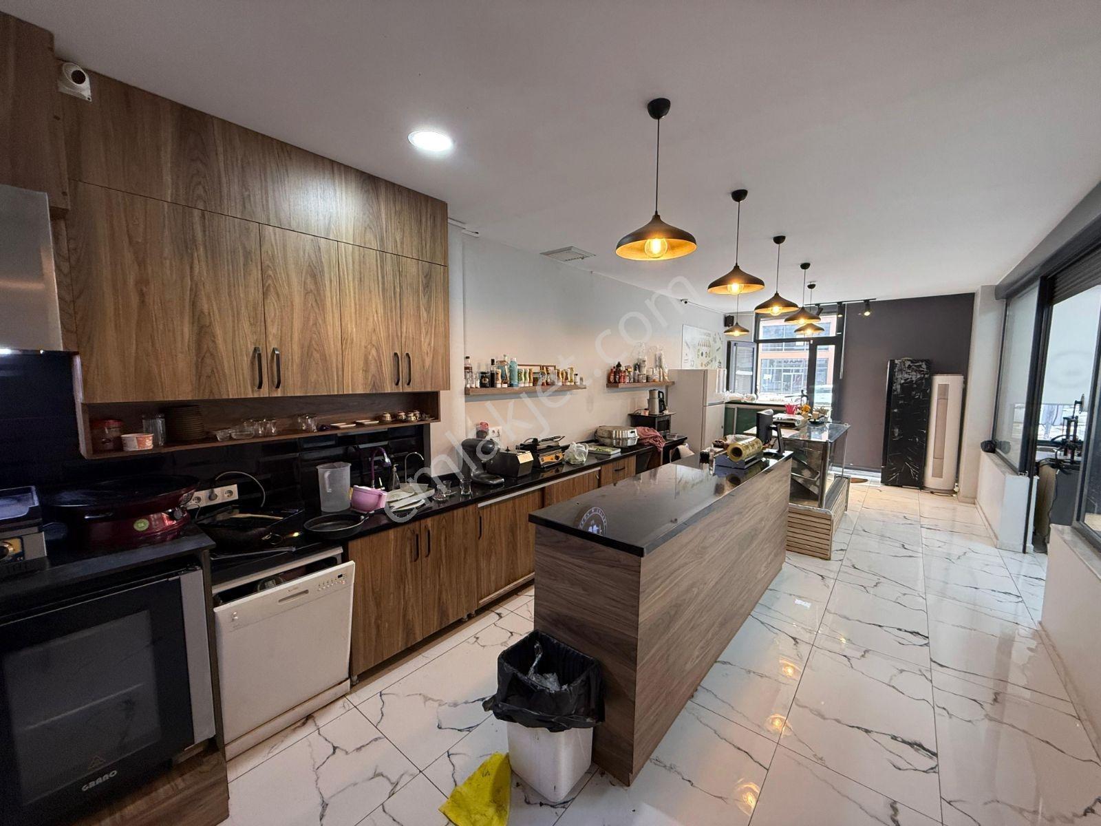 Özçelebi'den Altıntaş Cadde Üzeri Devren Kiralık
