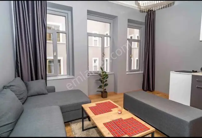 Beyoğlu' Nda Yatırım Ve Oturuma Uygun Bakımlı 1+1 Satılık Daire
