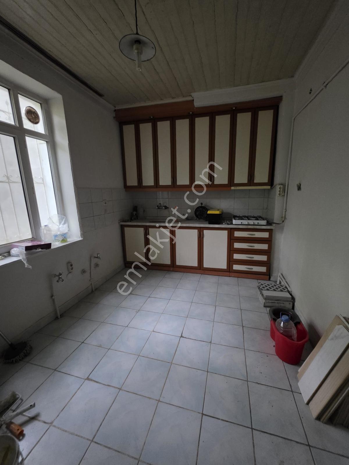 İhsaniye Mahallesin'de Bahçeli Kiralık 2 Katlı Müstakil Ev - Görsel 34