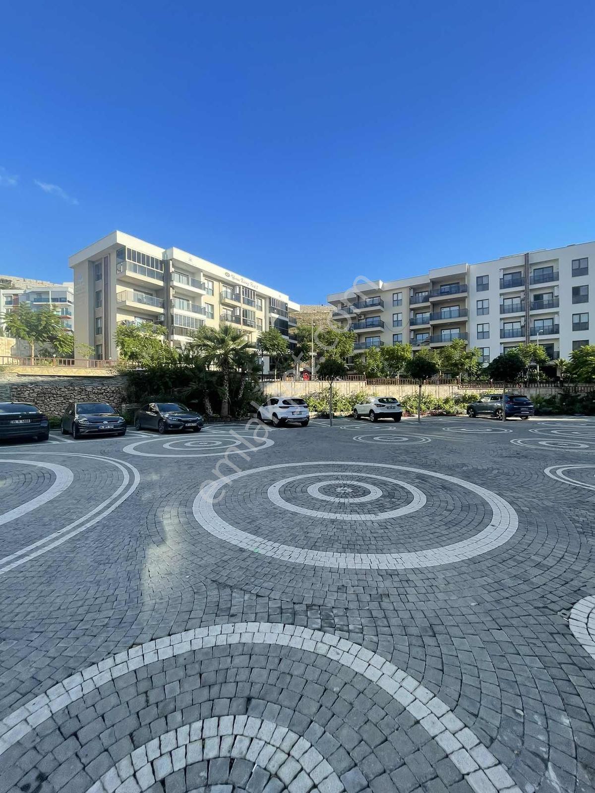 Doğalgazlı Lüks Sitede 2+1 Satılık Daire Kısmı Deniz Manzarası - Görsel 7