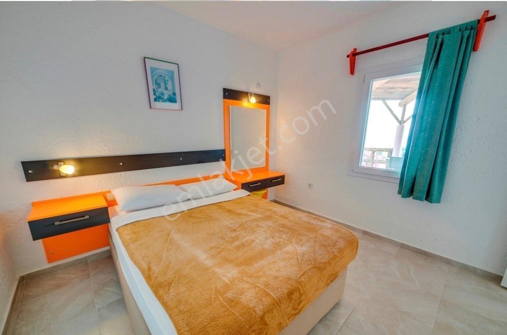 Üst Kat Geniş Daire Tapulu Deniz Manzaralı - Görsel 8